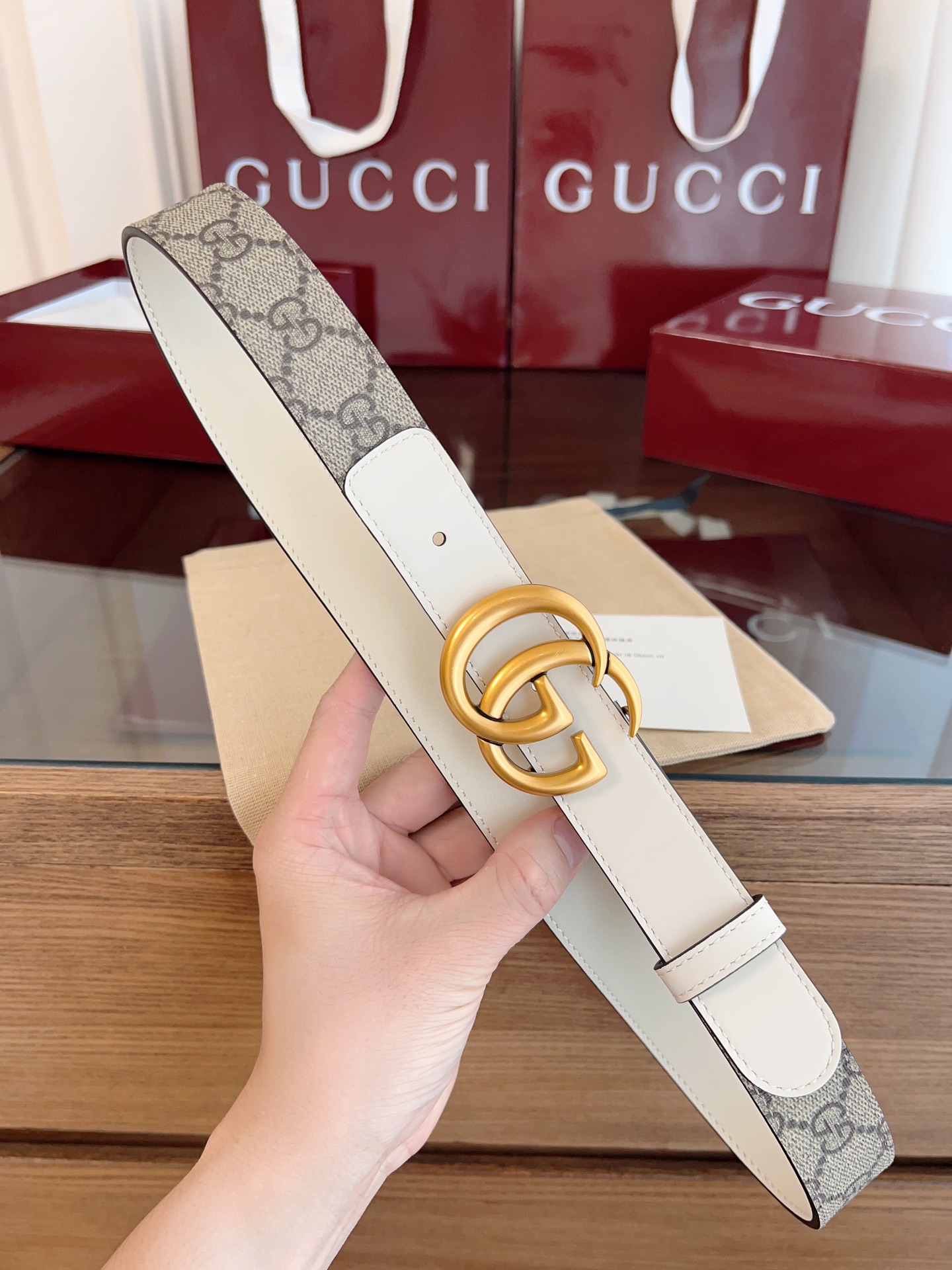 今年最时尚拼接系列 Gucci小牛皮拼接GG Supreme 老花帆布，对版3孔调节，横标logo编号:409417·92TLC 宽3.0cm 复古GG扣 P160
