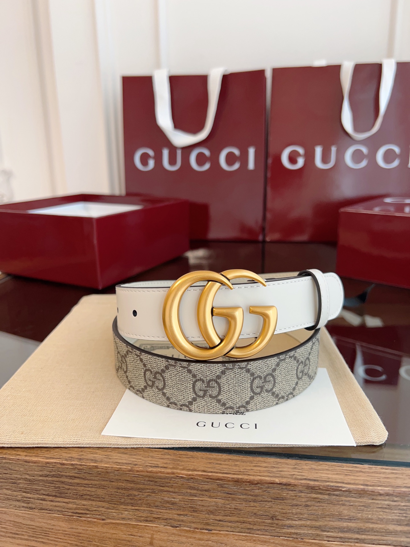 今年最时尚拼接系列 Gucci小牛皮拼接GG Supreme 老花帆布，对版3孔调节，横标logo编号:409417·92TLC 宽3.0cm 复古GG扣 P160