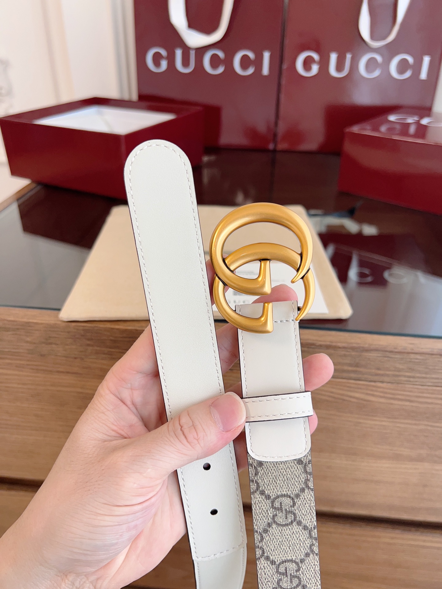 今年最时尚拼接系列 Gucci小牛皮拼接GG Supreme 老花帆布，对版3孔调节，横标logo编号:409417·92TLC 宽3.0cm 复古GG扣 P160
