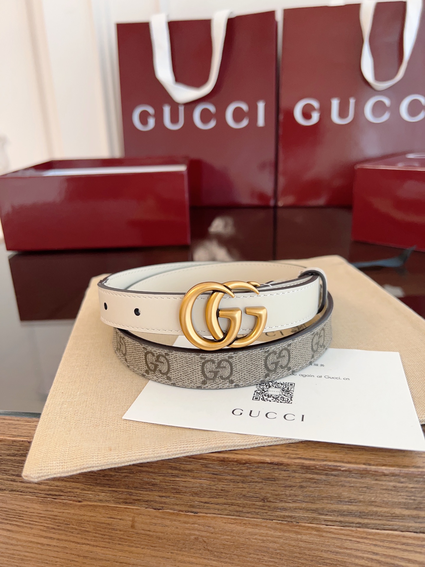 今年最时尚拼接系列 Gucci小牛皮拼接GG Supreme 老花帆布，对版3孔调节，横标logo编号:409417·92TLC 宽2.0cm 复古GG扣 P160