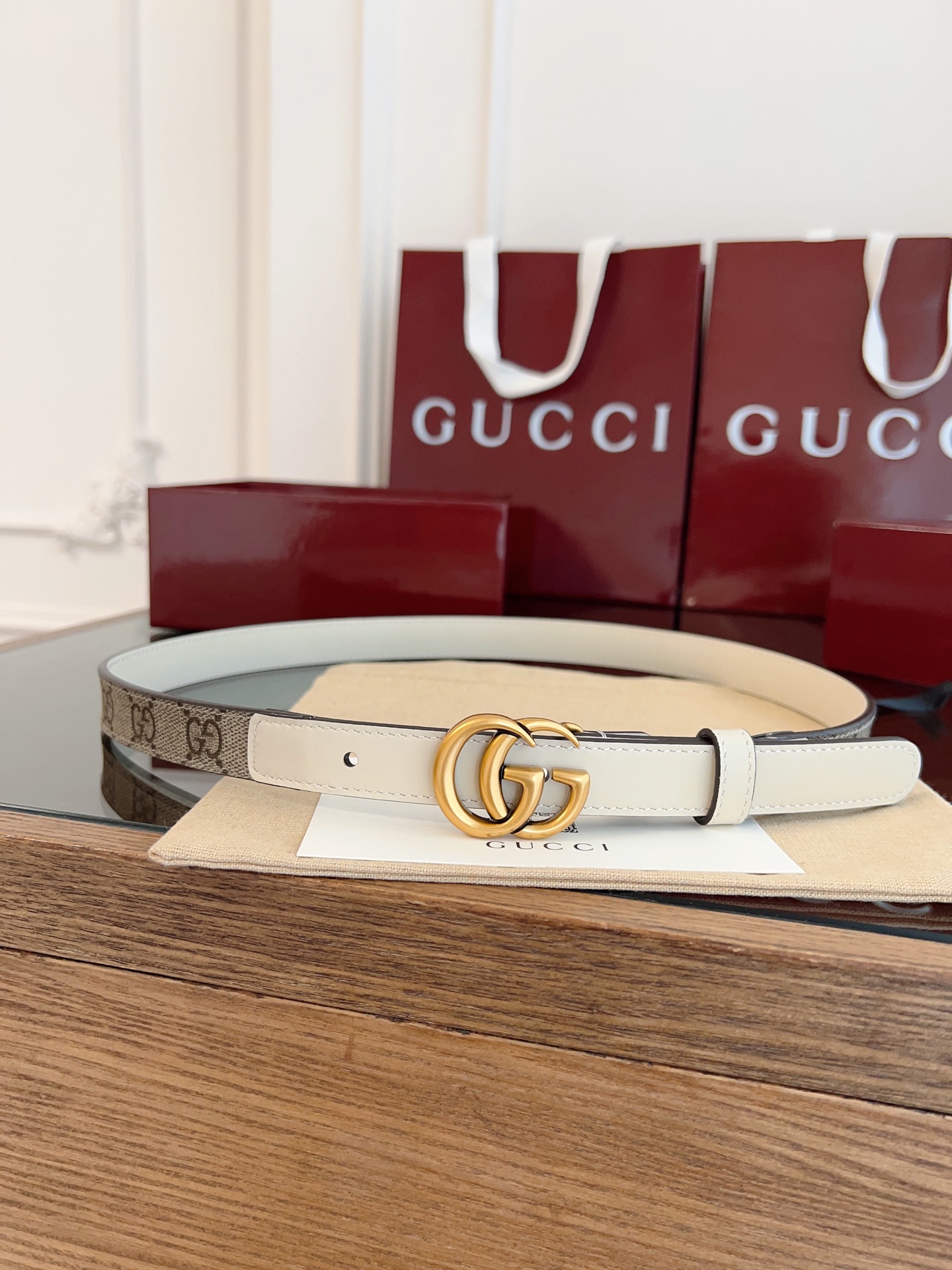 今年最时尚拼接系列 Gucci小牛皮拼接GG Supreme 老花帆布，对版3孔调节，横标logo编号:409417·92TLC 宽2.0cm 复古GG扣 P160