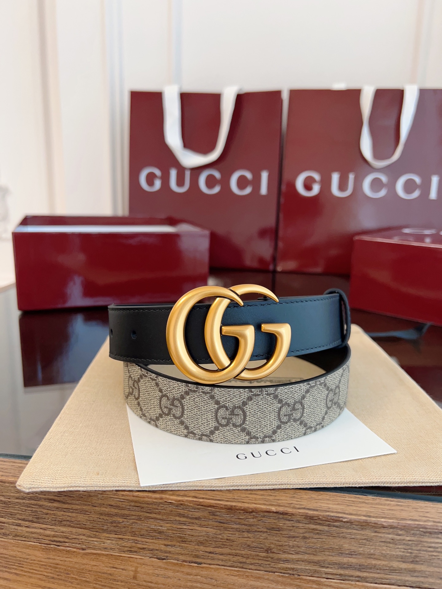 今年最时尚拼接系列 Gucci小牛皮拼接GG Supreme 老花帆布，对版3孔调节，横标logo编号:409417·92TLC 宽3.0cm 复古GG扣 P160