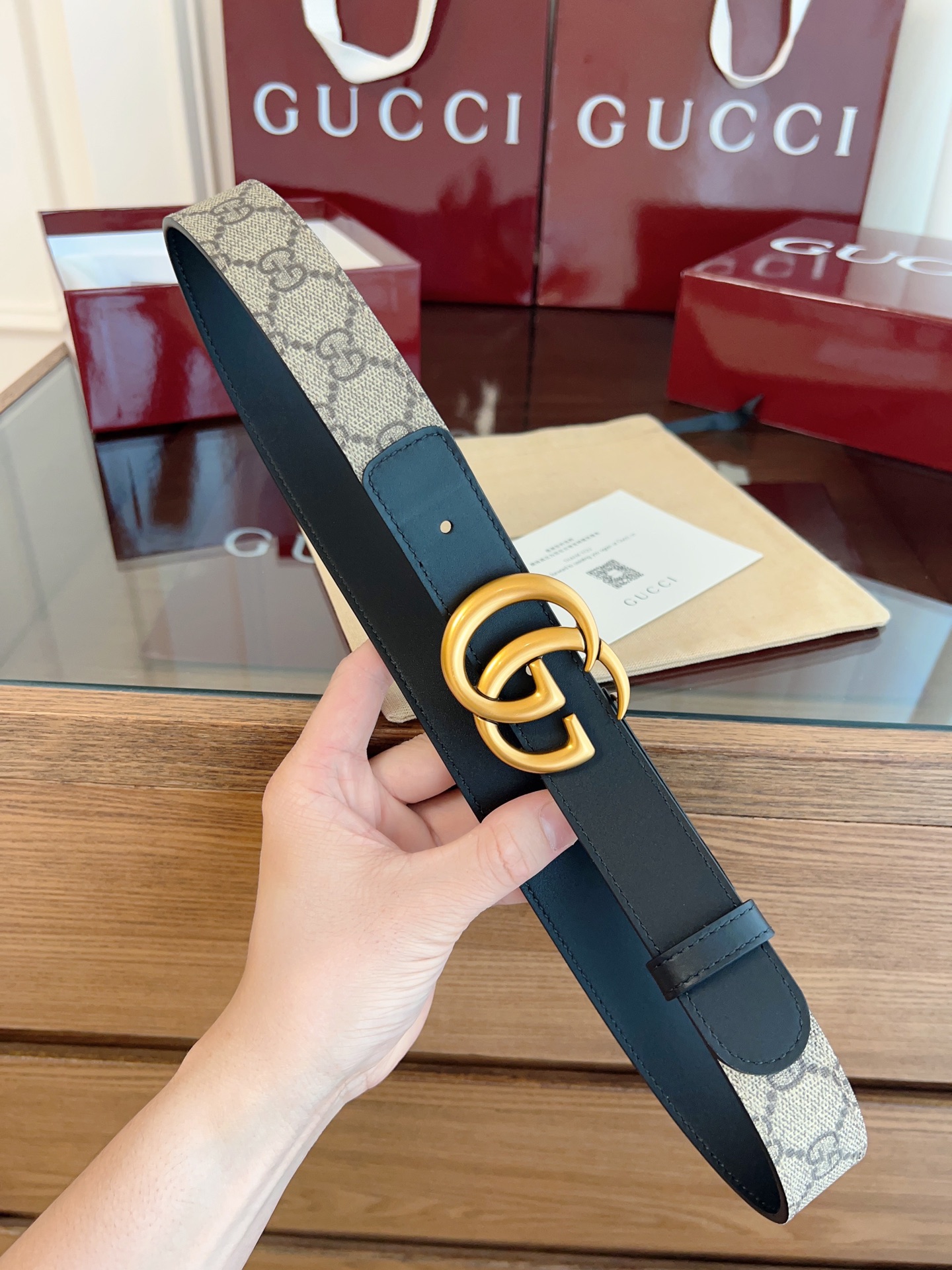 今年最时尚拼接系列 Gucci小牛皮拼接GG Supreme 老花帆布，对版3孔调节，横标logo编号:409417·92TLC 宽3.0cm 复古GG扣 P160