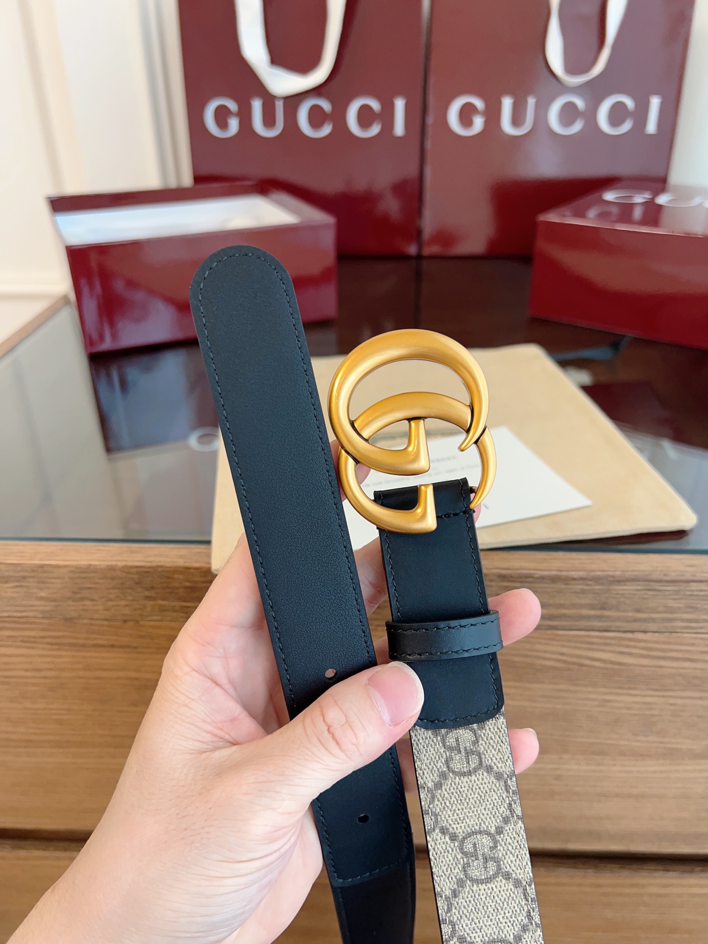 今年最时尚拼接系列 Gucci小牛皮拼接GG Supreme 老花帆布，对版3孔调节，横标logo编号:409417·92TLC 宽3.0cm 复古GG扣 P160