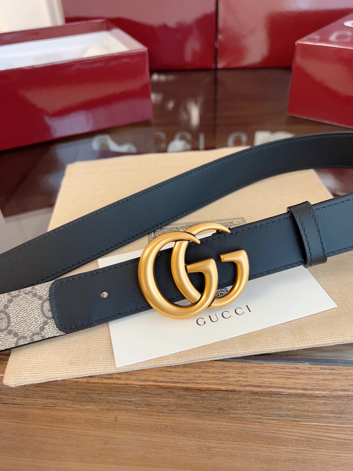 今年最时尚拼接系列 Gucci小牛皮拼接GG Supreme 老花帆布，对版3孔调节，横标logo编号:409417·92TLC 宽3.0cm 复古GG扣 P160