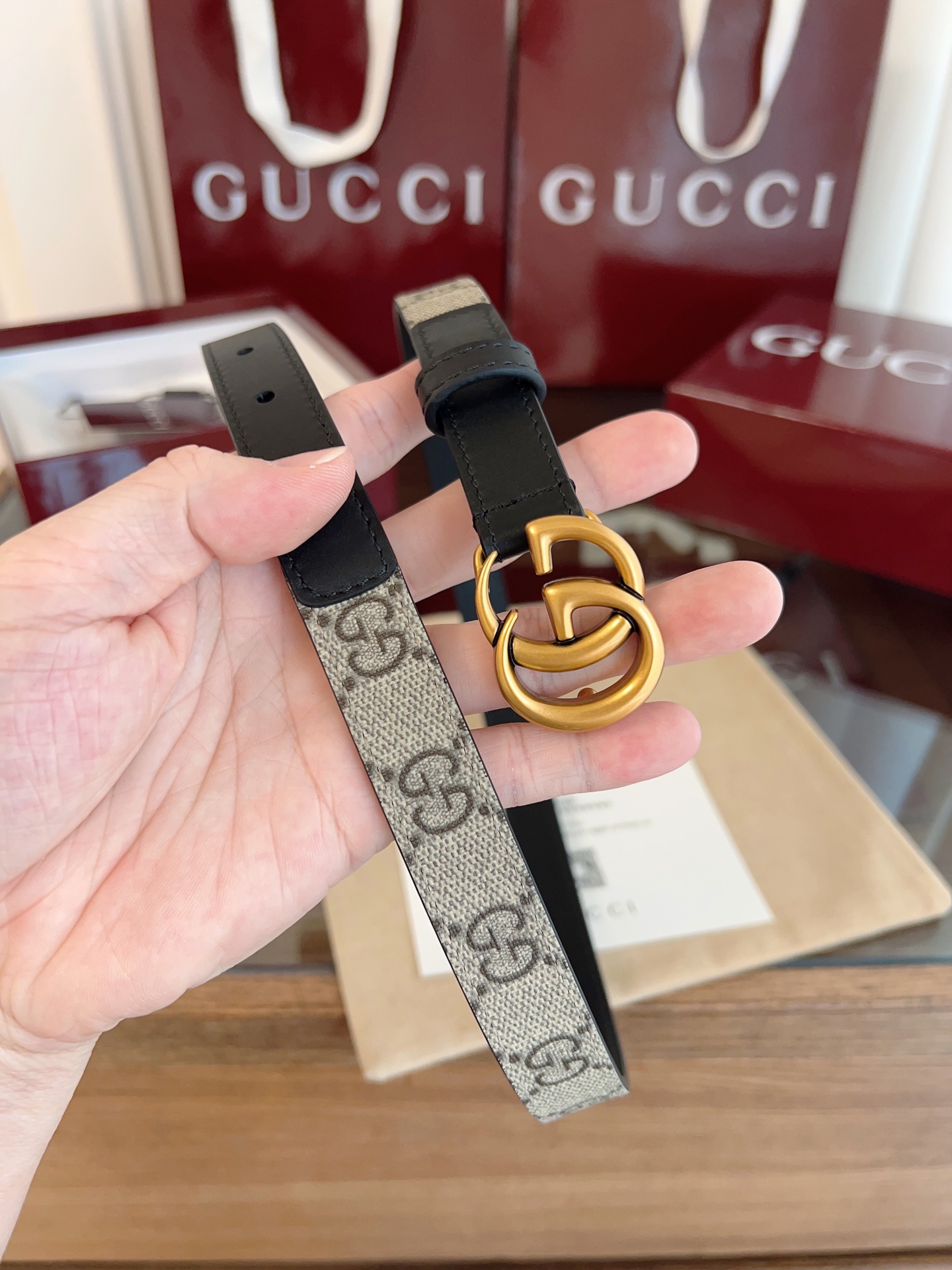 今年最时尚拼接系列 Gucci小牛皮拼接GG Supreme 老花帆布，对版3孔调节，横标logo编号:409417·92TLC 宽2.0cm 复古GG扣 P160