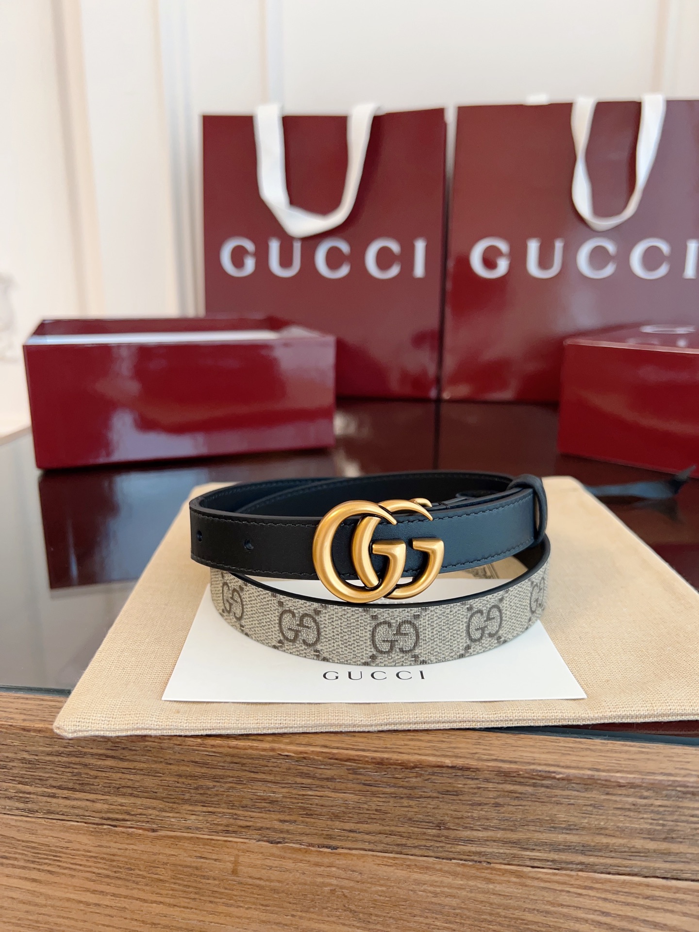 今年最时尚拼接系列 Gucci小牛皮拼接GG Supreme 老花帆布，对版3孔调节，横标logo编号:409417·92TLC 宽2.0cm 复古GG扣 P160