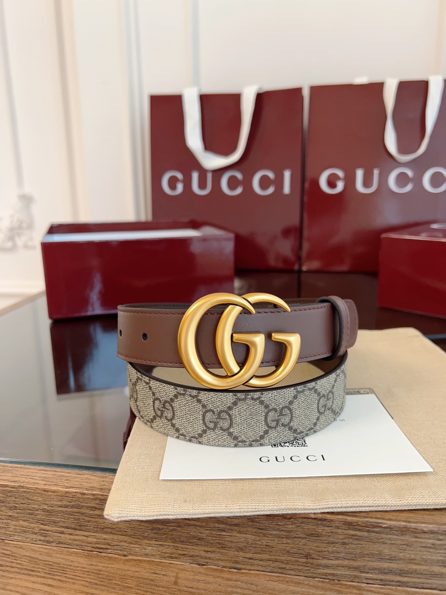 今年最时尚拼接系列 Gucci小牛皮拼接GG Supreme 老花帆布，对版3孔调节，横标logo编号:409417·92TLC 宽3.0cm 复古GG扣 P160