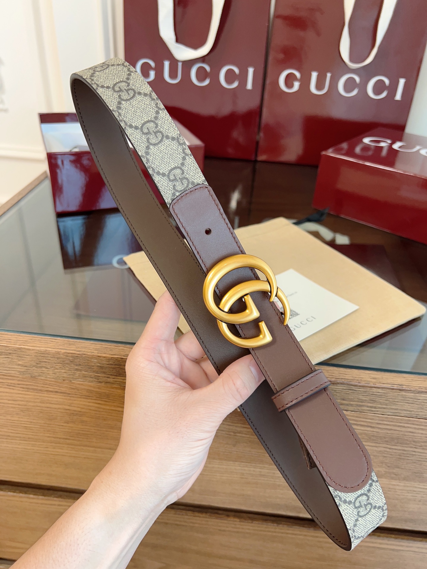 今年最时尚拼接系列 Gucci小牛皮拼接GG Supreme 老花帆布，对版3孔调节，横标logo编号:409417·92TLC 宽3.0cm 复古GG扣 P160