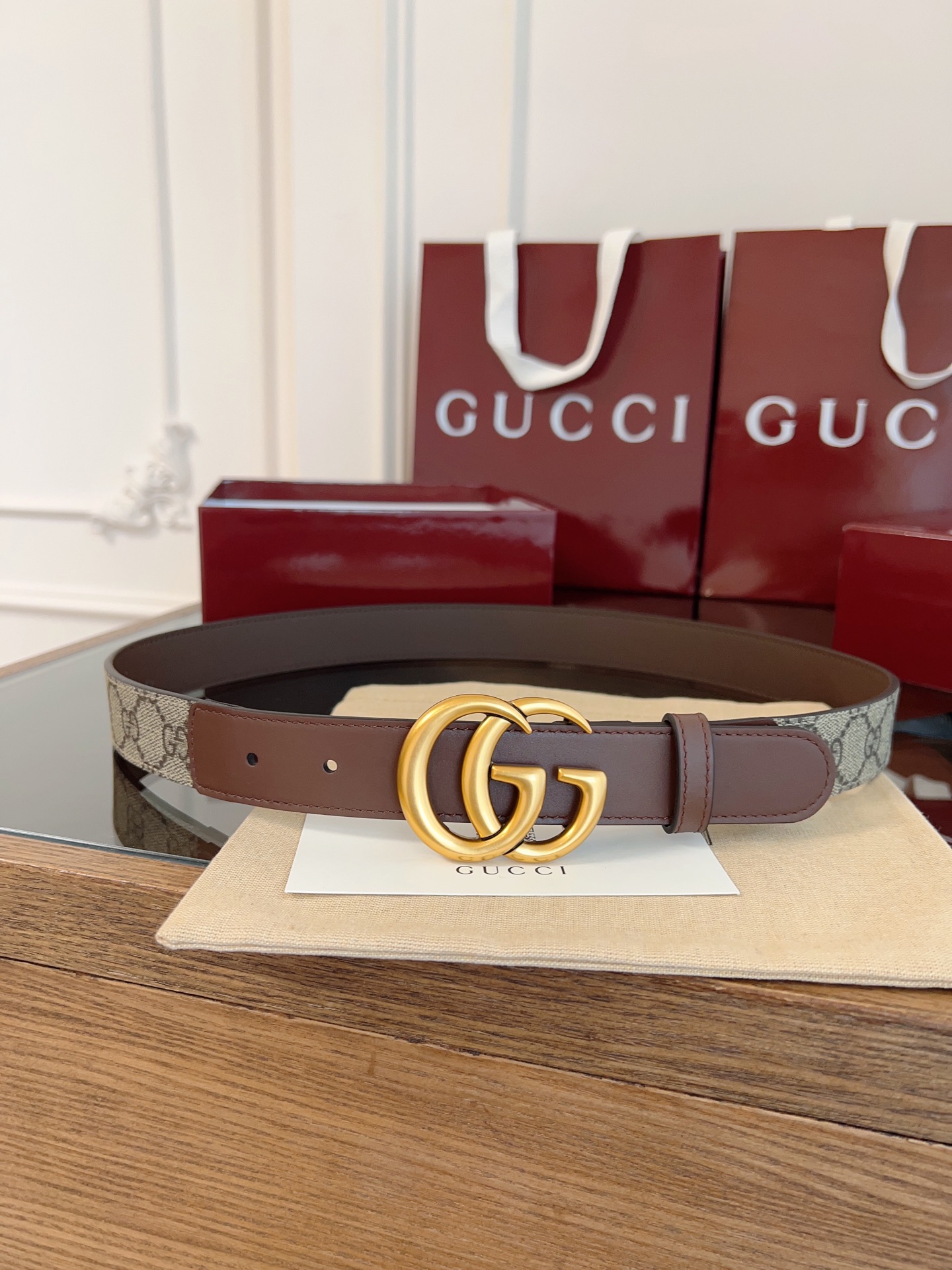 今年最时尚拼接系列 Gucci小牛皮拼接GG Supreme 老花帆布，对版3孔调节，横标logo编号:409417·92TLC 宽3.0cm 复古GG扣 P160