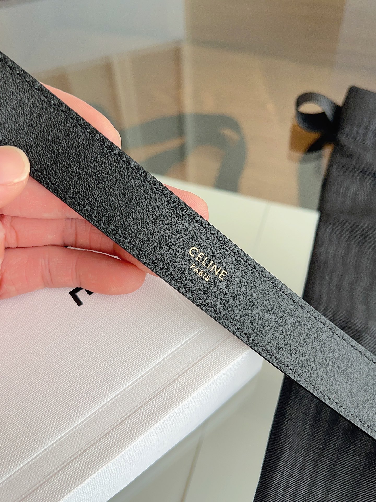 Celine 专柜新款 女士腰带 头层绒面牛皮 冬天穿搭必入 宽度2.5cm 圆形搭扣 第一个戒圈环绕T