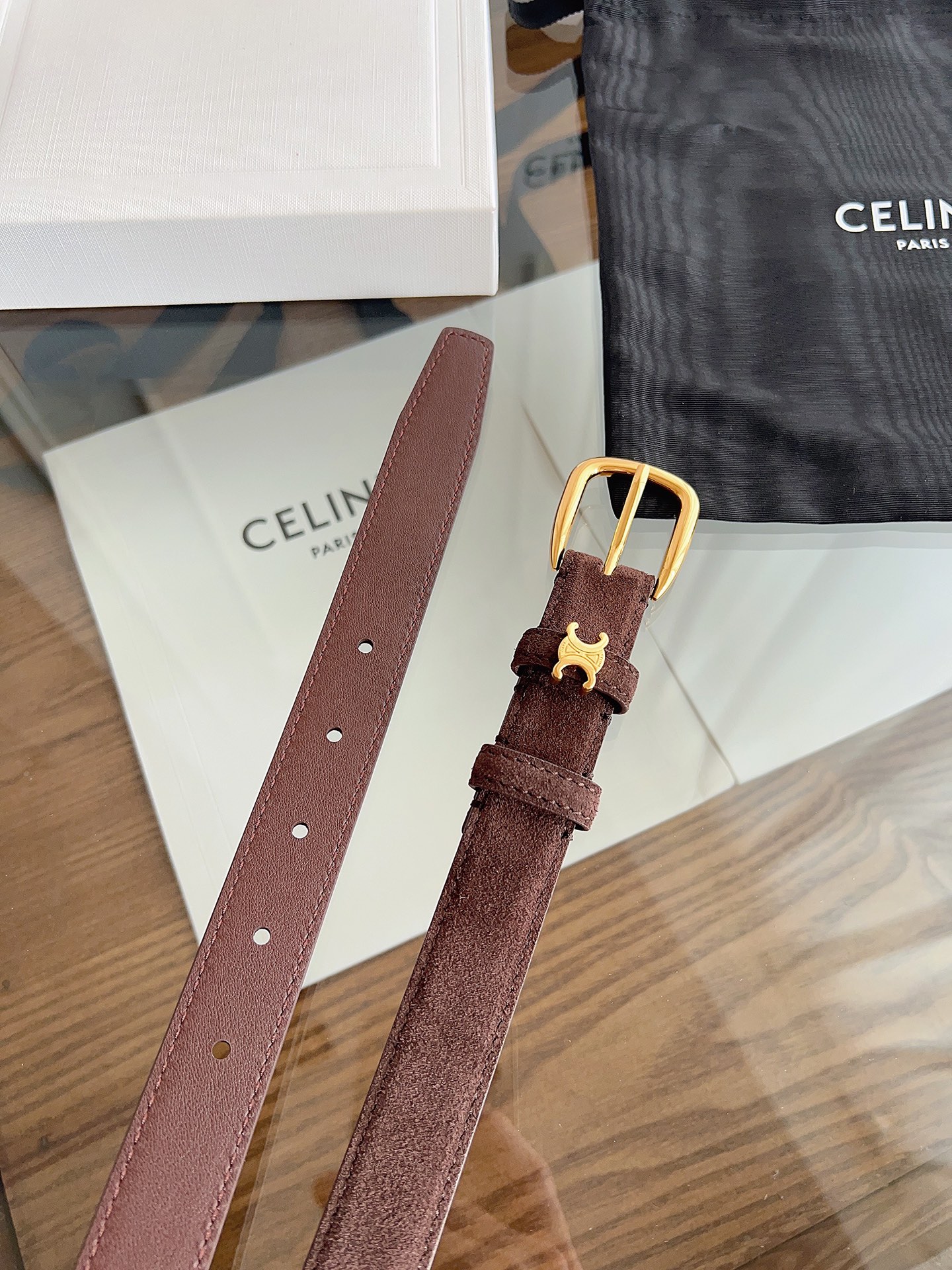 Celine 专柜新款 女士腰带 头层绒面牛皮 冬天穿搭必入 宽度2.5cm 圆形搭扣 第一个戒圈环绕T