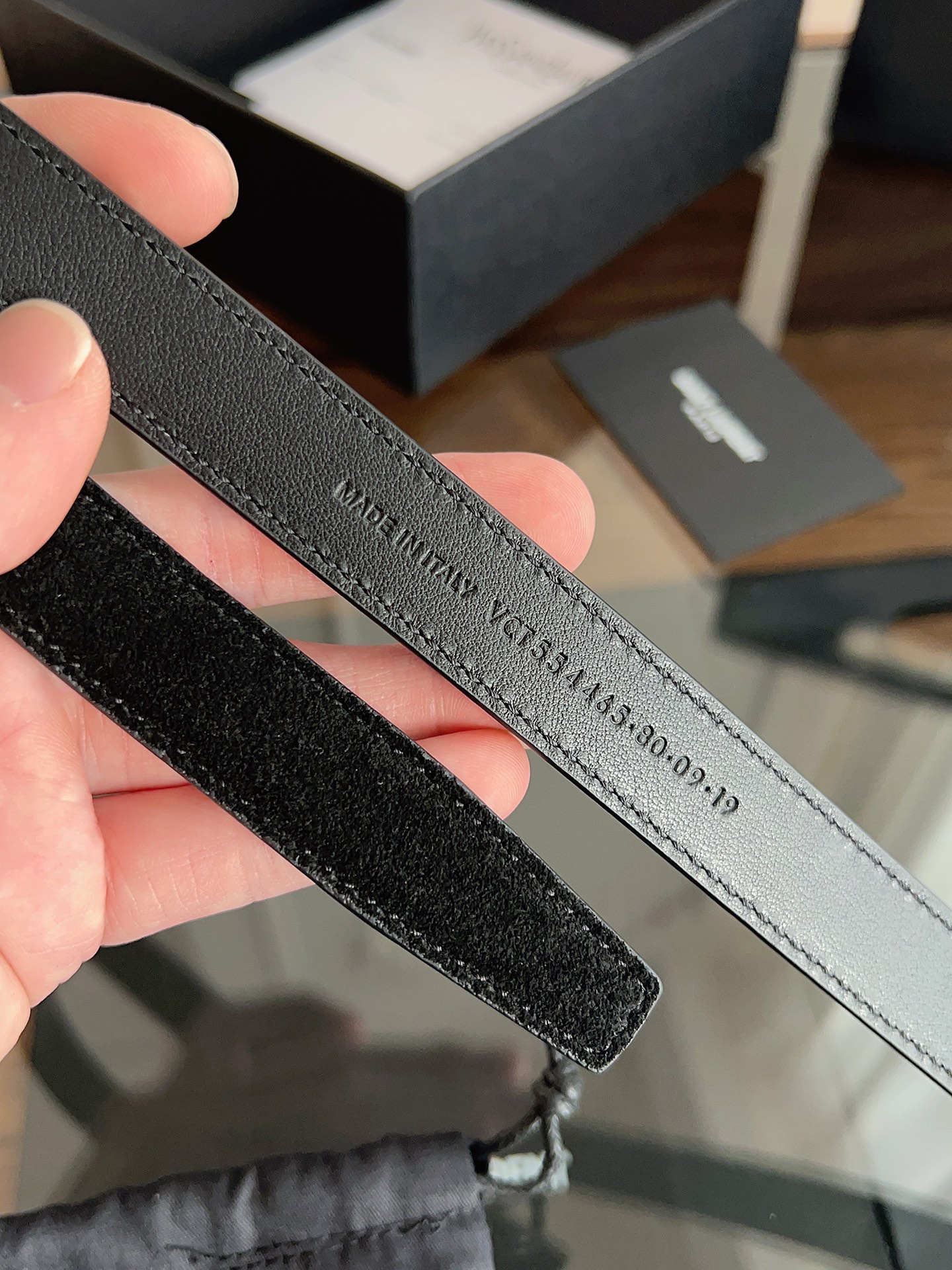 P ysl圣罗兰2026女士新款腰带，冬季爆款绒面原版皮，方形搭扣配以ysl标识腰带环，女士冬季必备款，