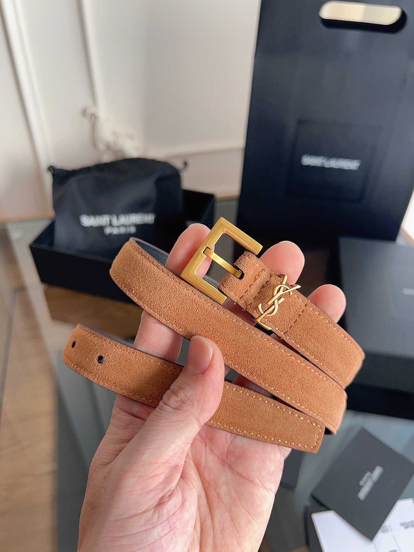P ysl圣罗兰2026女士新款腰带，冬季爆款绒面原版皮，方形搭扣配以ysl标识腰带环，女士冬季必备款，