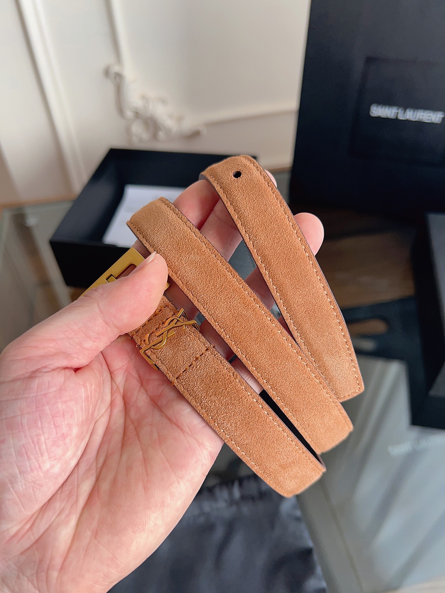 P ysl圣罗兰2026女士新款腰带，冬季爆款绒面原版皮，方形搭扣配以ysl标识腰带环，女士冬季必备款，