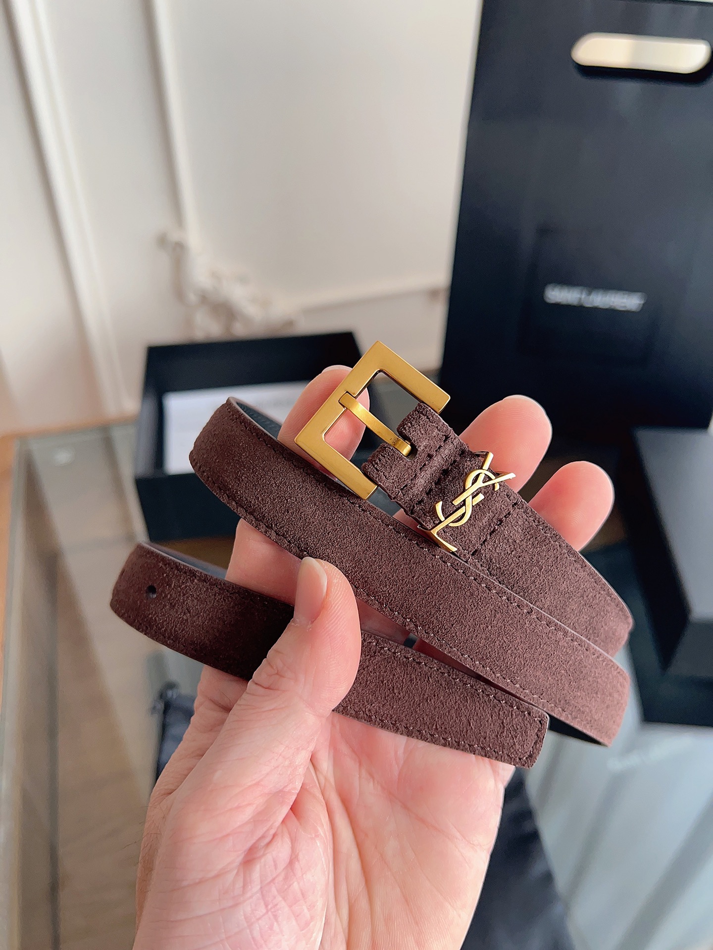 P ysl圣罗兰2026女士新款腰带，冬季爆款绒面原版皮，方形搭扣配以ysl标识腰带环，女士冬季必备款，