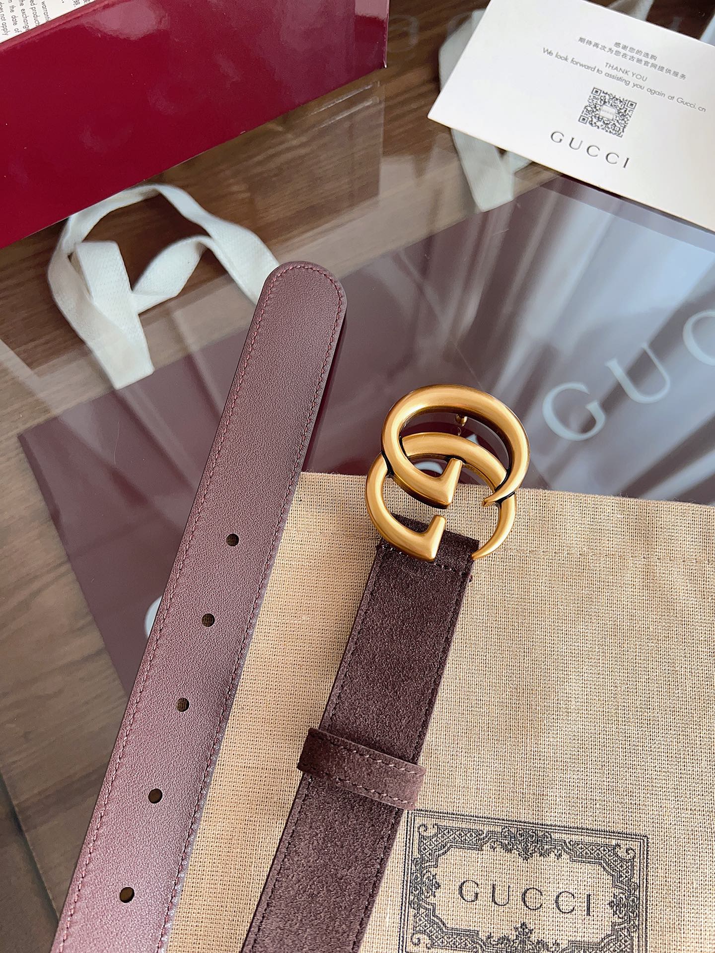 NO:678002,The GG Marmont winter series belt is made of soft cowhide suede material and is equipped with a double G buckle to express a unique charm. Product details: dark brown cowhide suede material, width 3.0cm, hardware material is copper., belt, cowhide19860909GG Marmont冬季系列腰带采用柔软牛皮绒面材质匠心打造,配以双G搭扣,尽释别致韵调.商品细节深棕色牛皮绒面材质 宽度3.0cm 五金材料为铜材质.,皮带,cowhide,Belt