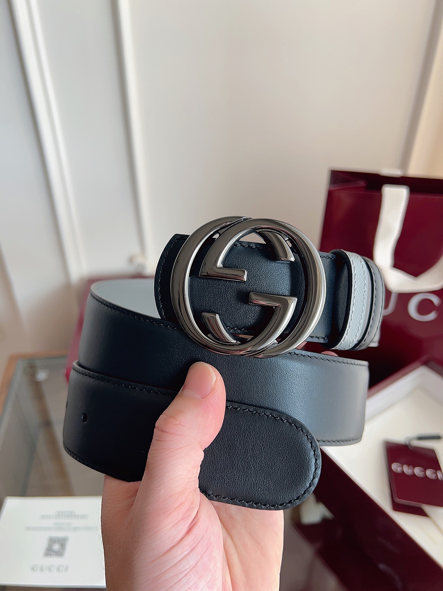 Gucci Gucci 古奇新款 带身釆用 平纹面皮 进口底皮 金属纯铜五金制造 德国 机车走线