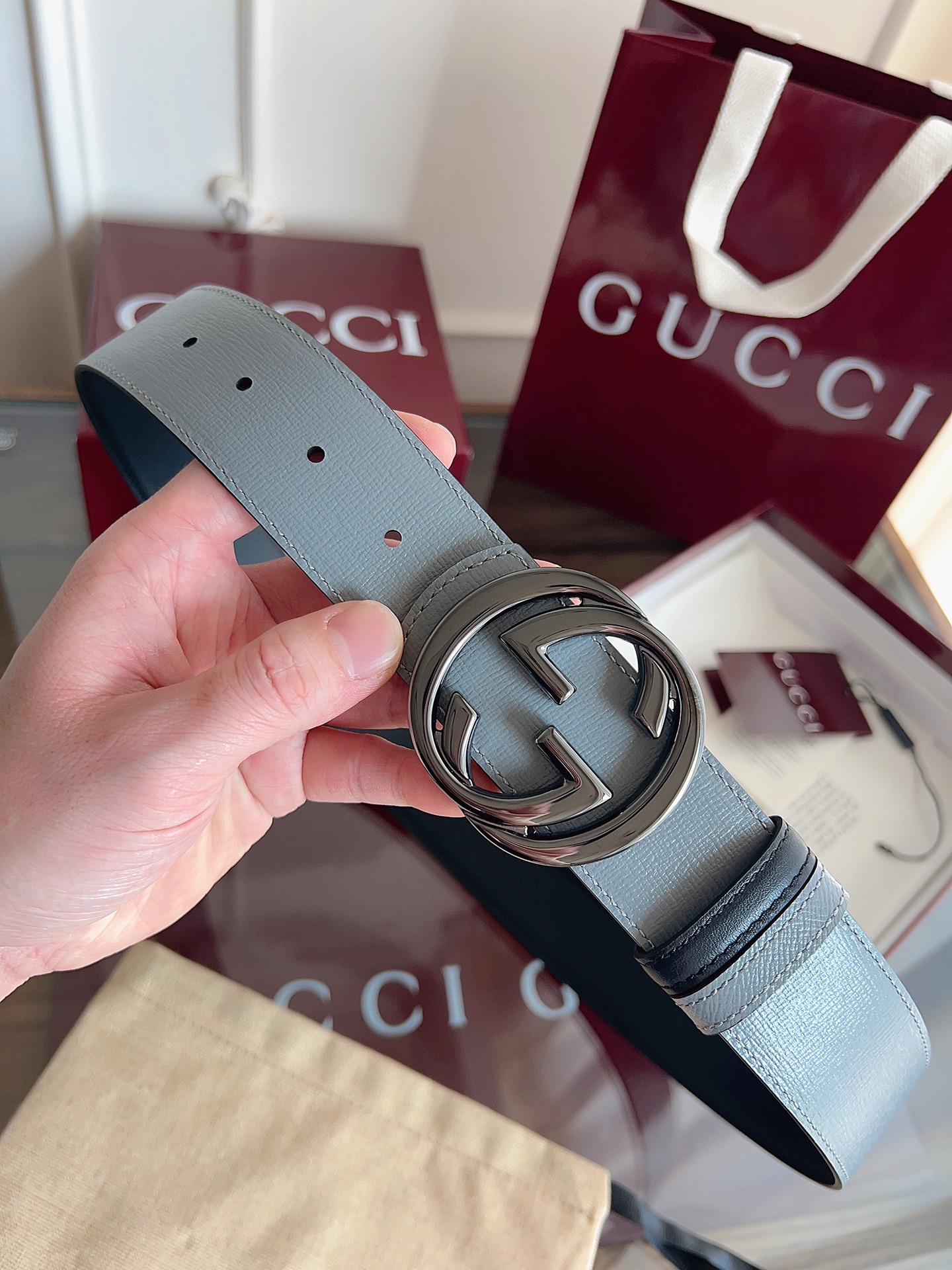 Gucci Gucci 古奇新款 带身釆用 平纹面皮 进口底皮 金属纯铜五金制造 德国 机车走线