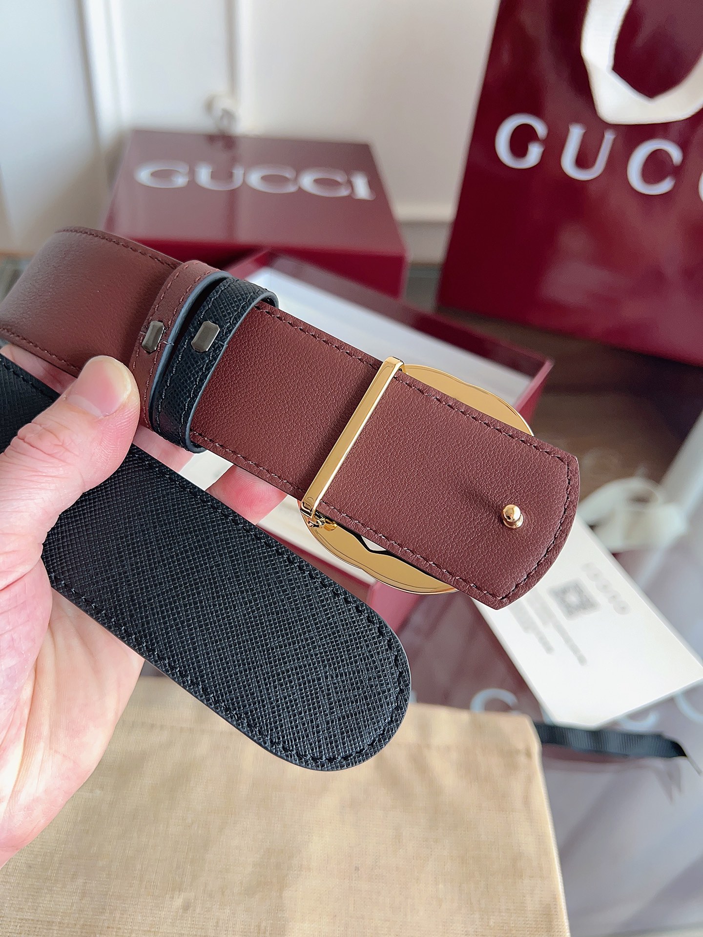Gucci Gucci 古奇新款 带身釆用 掌纹面皮 进口底皮 金属纯铜五金制造 德国 机车走线