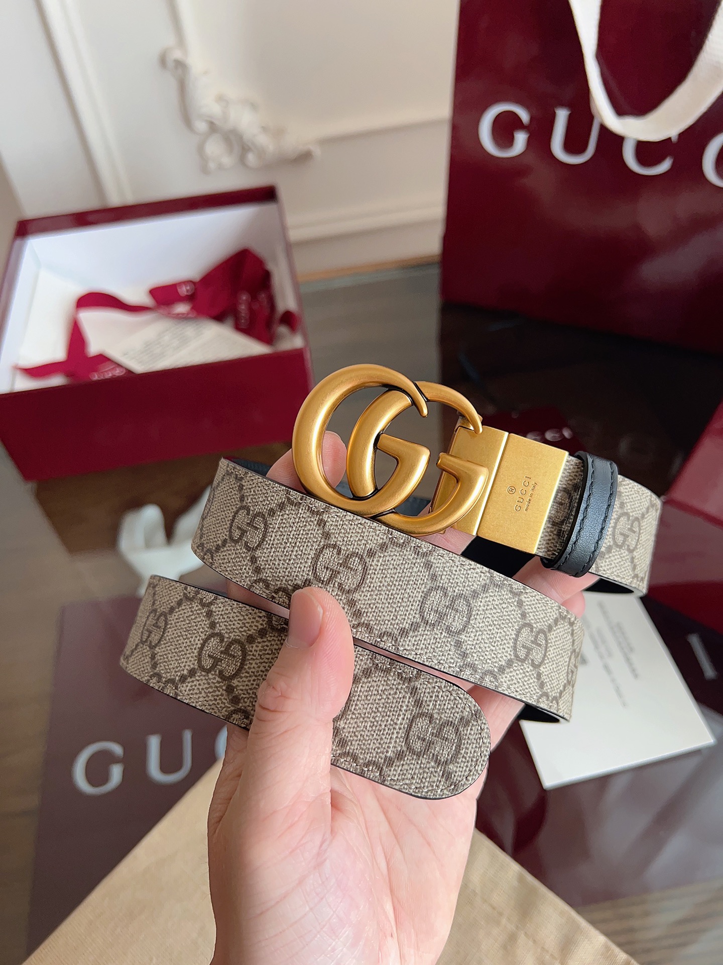 Gucci  92TIC 杏棕色 SuPreme PVC老花 小牛皮黑底 宽度3.0cm 复古GG旋转扣