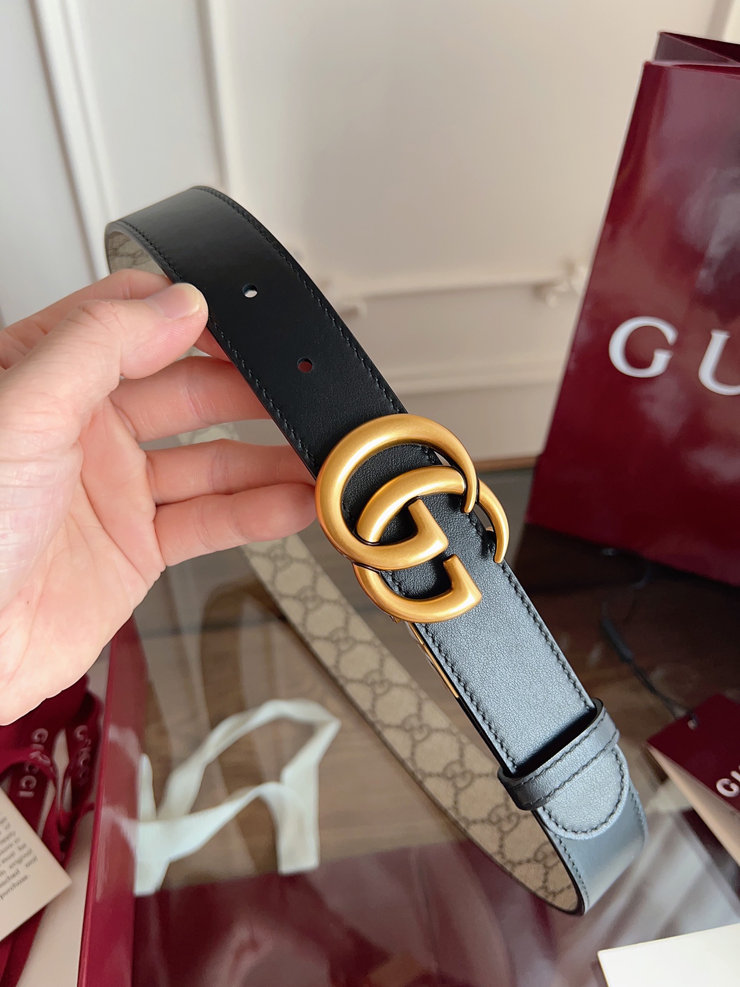 Gucci  92TIC 杏棕色 SuPreme PVC老花 小牛皮黑底 宽度3.0cm 复古GG旋转扣