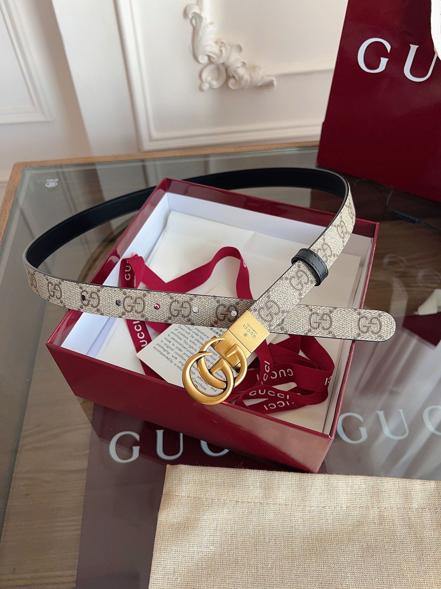 Gucci  92TIC 杏棕色 SuPreme PVC老花 小牛皮黑底 宽度2.0cm 复古GG旋转扣