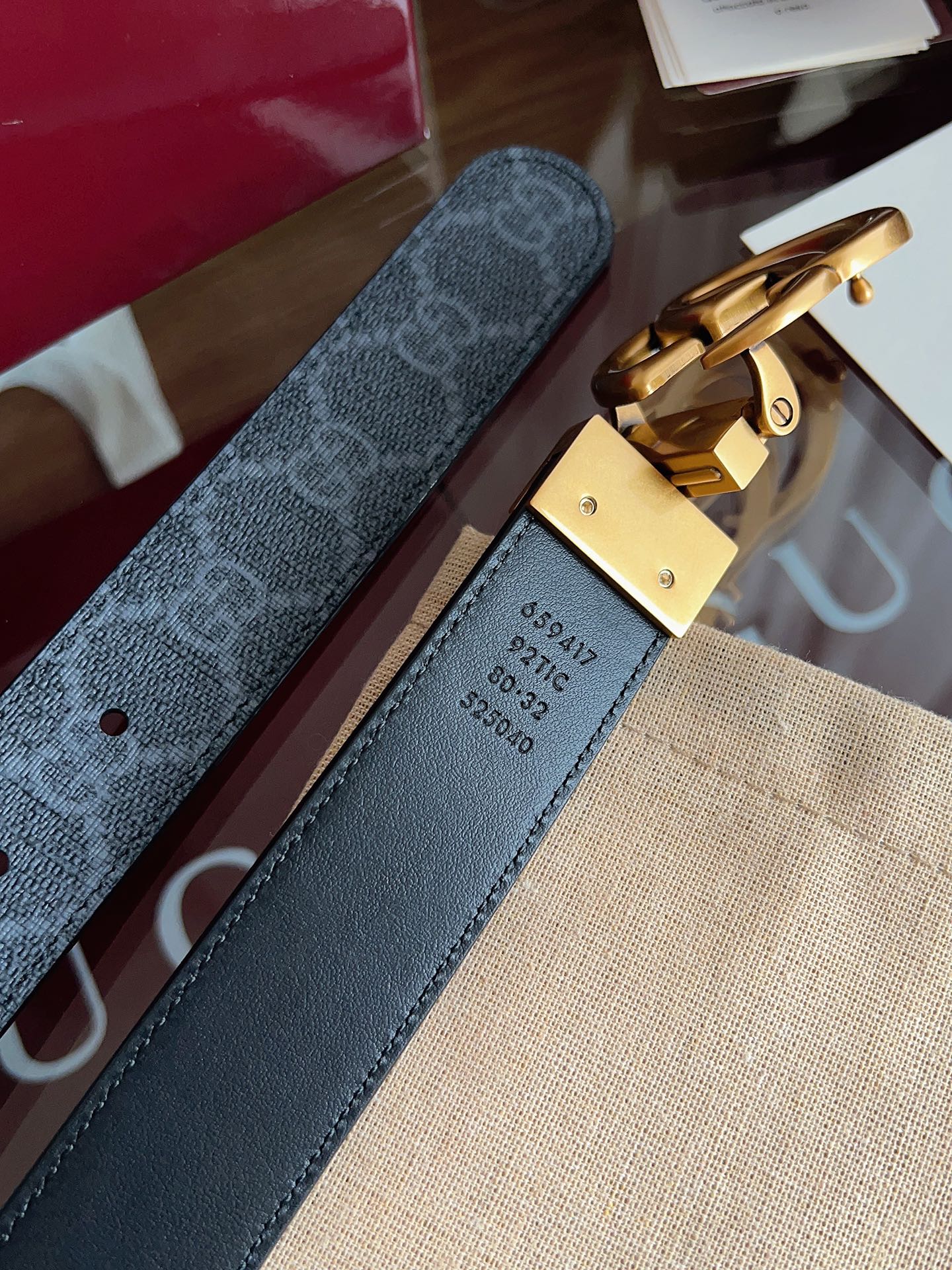 Gucci  92TIC 黑篮SuPreme PVC黑花 小牛皮黑底 宽度3.0cm 复古GG旋转扣双面