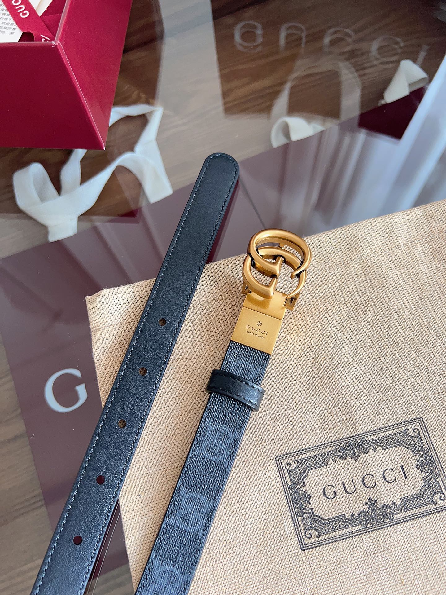 Gucci  92TIC 黑篮SuPreme PVC黑花 小牛皮黑底 宽度2.0cm 复古GG旋转扣双面