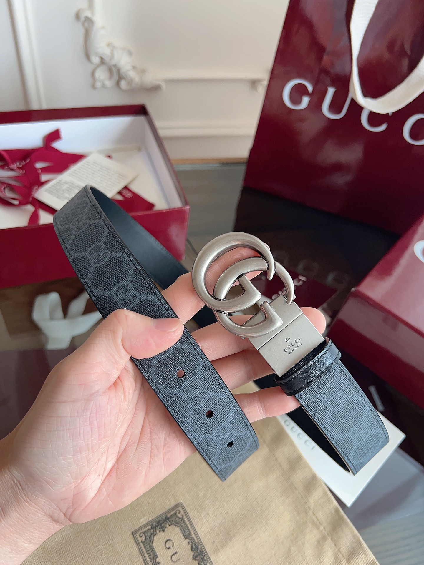 Gucci  92TIC 黑篮SuPreme PVC黑花 小牛皮黑底 宽度3.0cm 复古GG旋转扣 双
