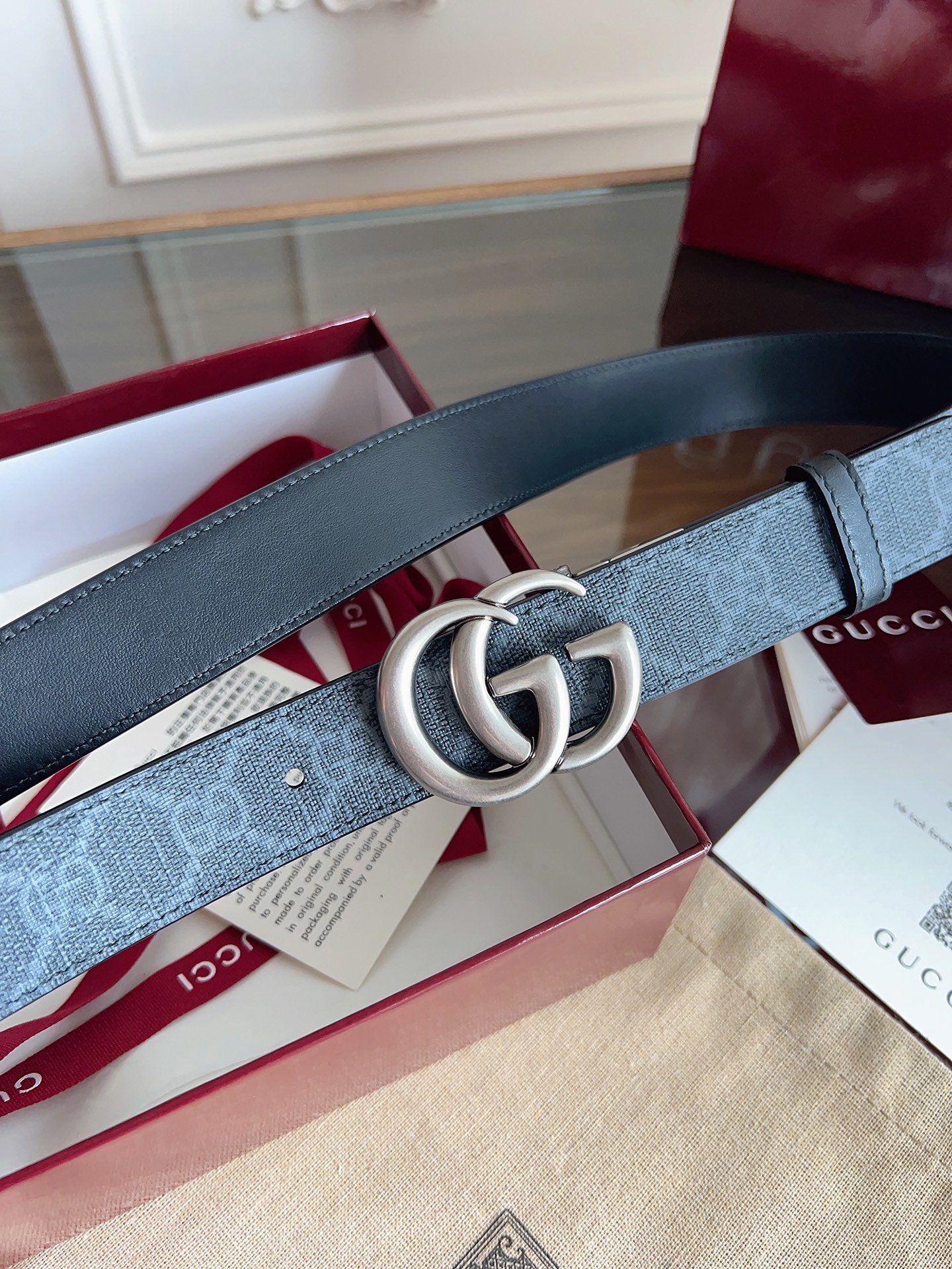 Gucci  92TIC 黑篮SuPreme PVC黑花 小牛皮黑底 宽度3.0cm 复古GG旋转扣 双