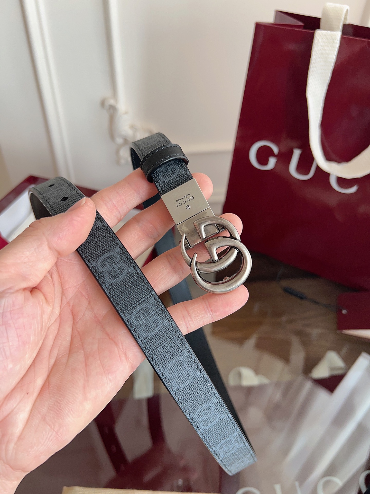 Gucci  92TIC 黑篮SuPreme PVC黑花 小牛皮黑底 宽度2.0cm 复古GG旋转扣 双