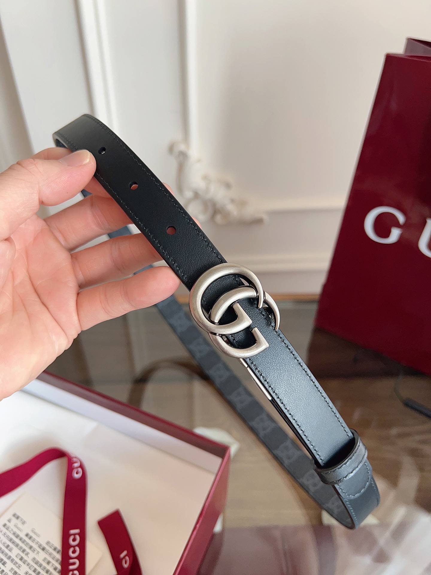 Gucci  92TIC 黑篮SuPreme PVC黑花 小牛皮黑底 宽度2.0cm 复古GG旋转扣 双