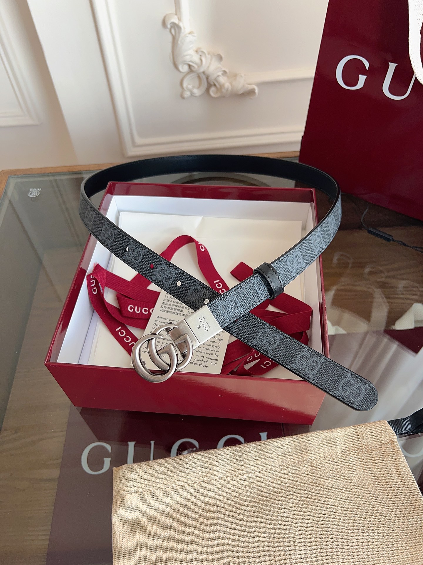 Gucci  92TIC 黑篮SuPreme PVC黑花 小牛皮黑底 宽度2.0cm 复古GG旋转扣 双