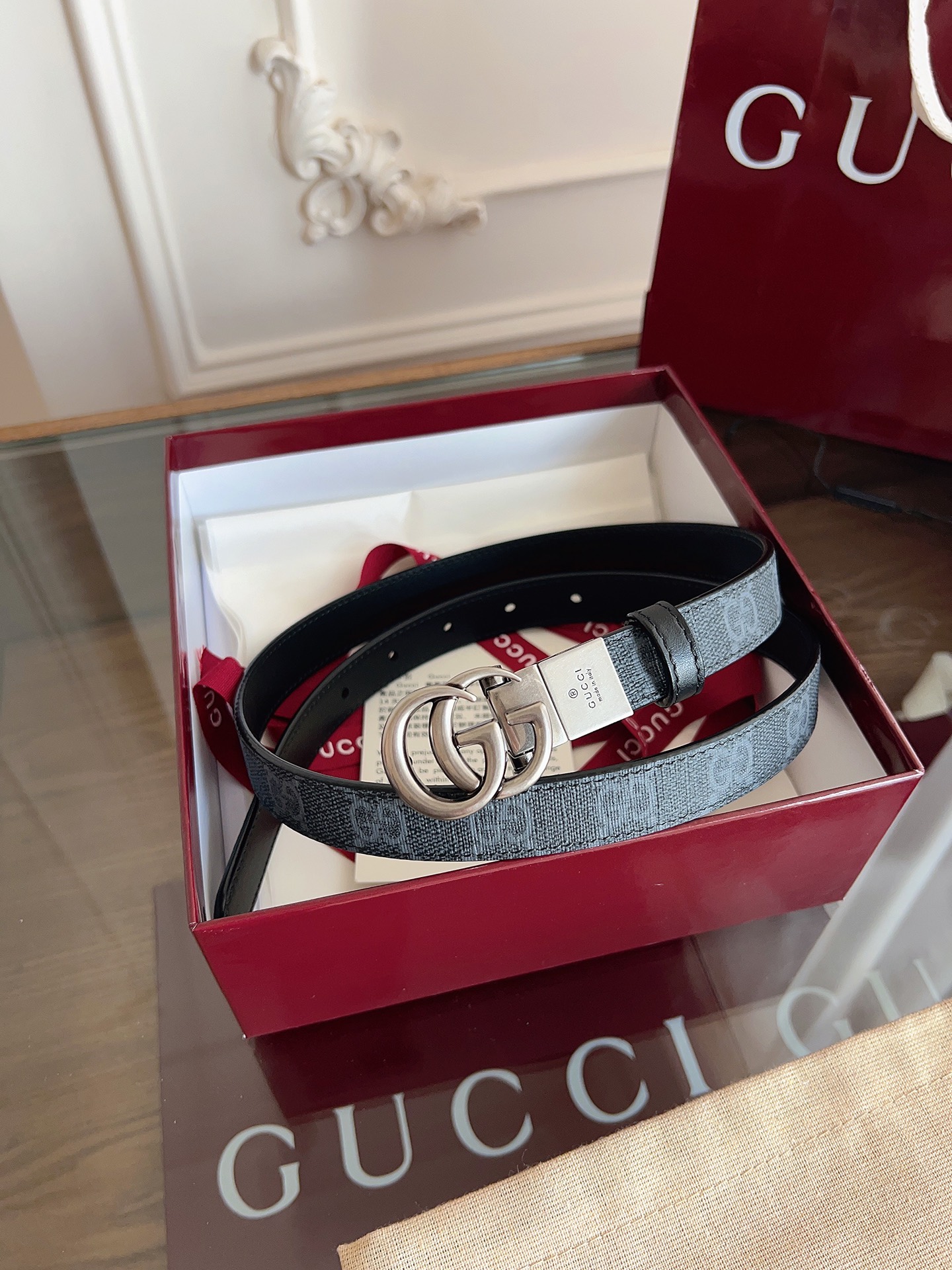 Gucci  92TIC 黑篮SuPreme PVC黑花 小牛皮黑底 宽度2.0cm 复古GG旋转扣 双