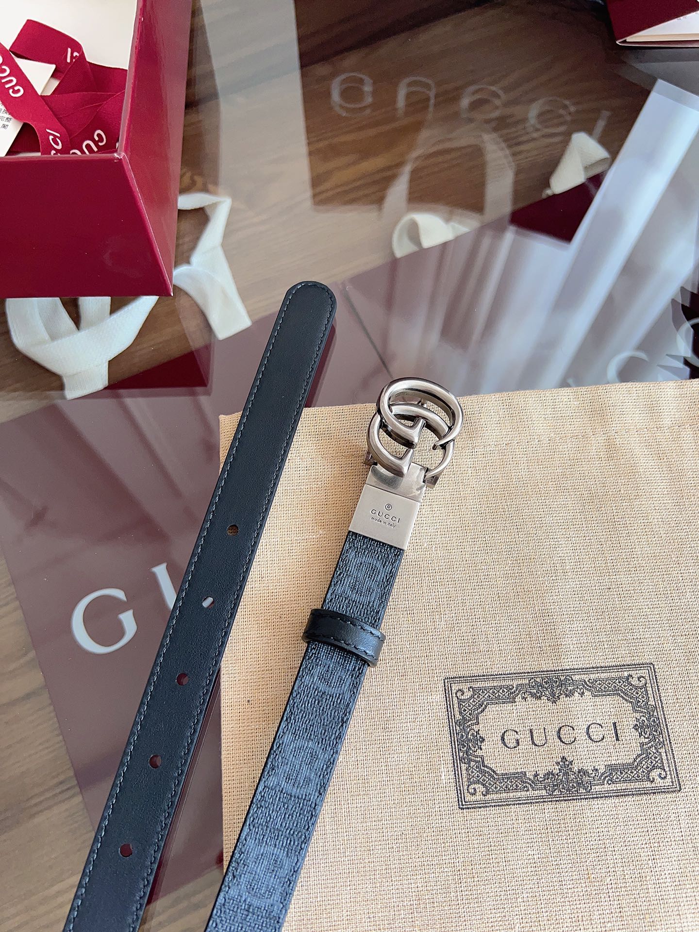 Gucci  92TIC 黑篮SuPreme PVC黑花 小牛皮黑底 宽度2.0cm 复古GG旋转扣 双