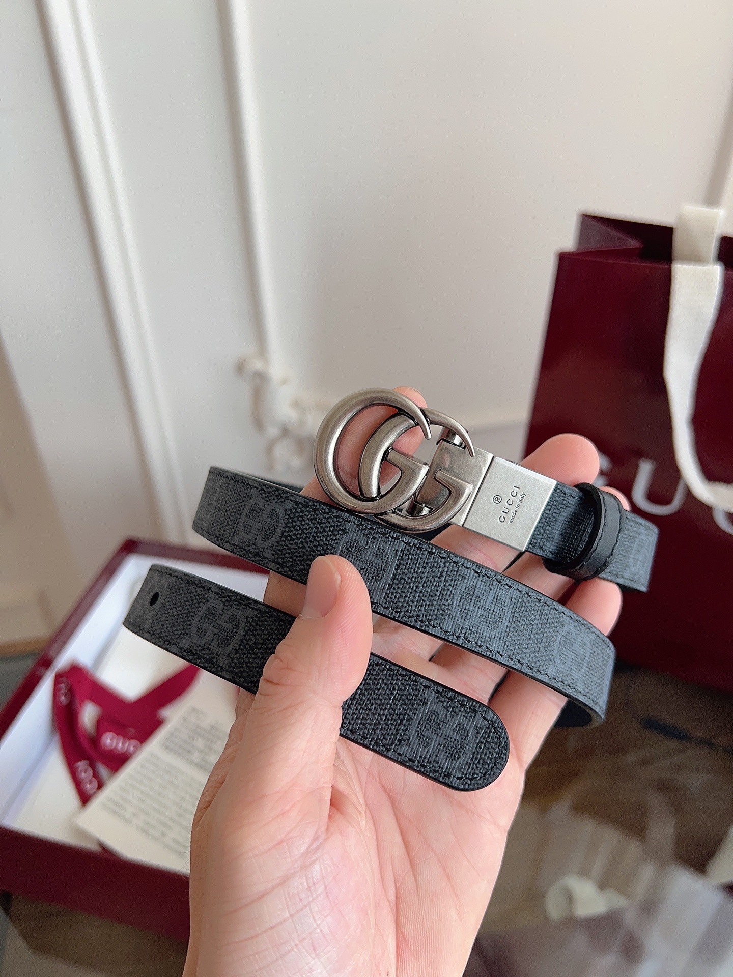 Gucci  92TIC 黑篮SuPreme PVC黑花 小牛皮黑底 宽度2.0cm 复古GG旋转扣 双