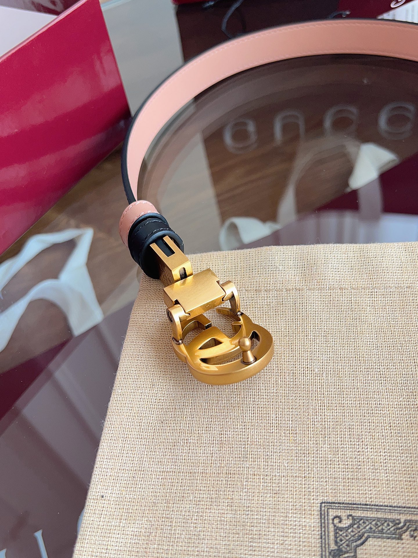 Gucci  92TIC 进口双面黑拼浅粉小牛皮 宽度2.0cm 复古GG旋转扣双面可用/可裁剪