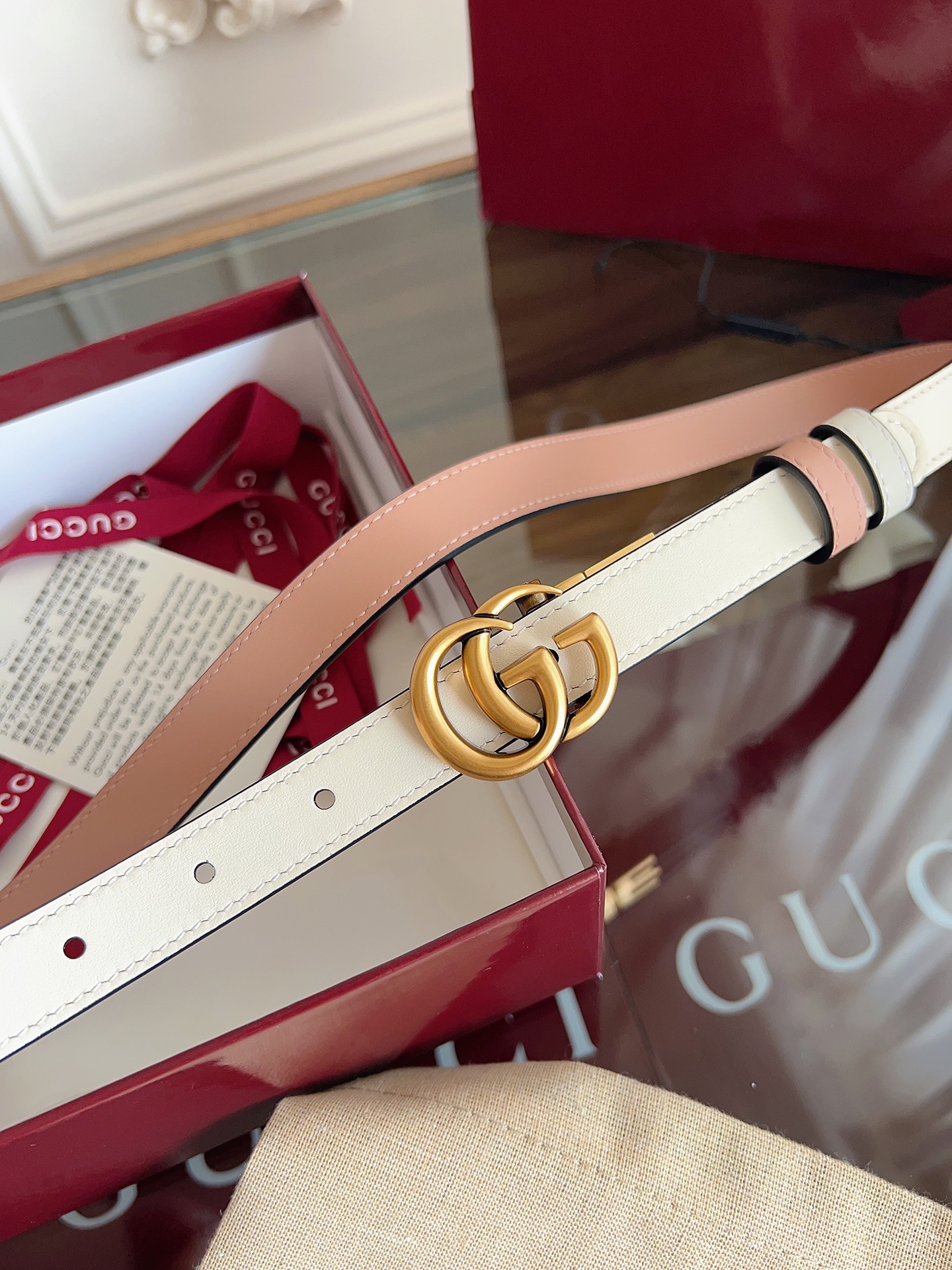 Gucci  0YATC 进口双面 白拼浅粉小牛皮 宽度2.0cm 复古GG旋转扣双面可用/可裁剪