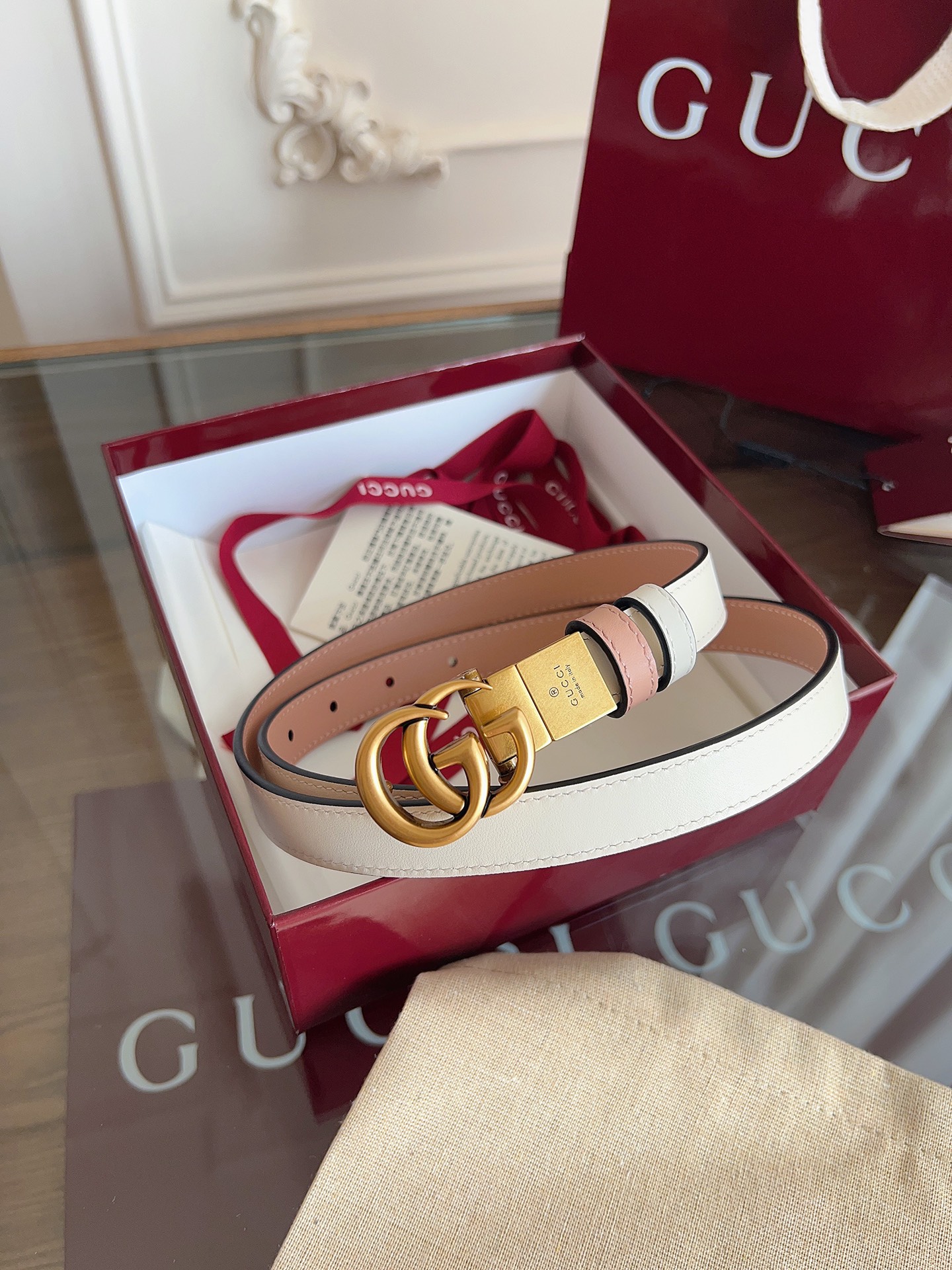 Gucci  0YATC 进口双面 白拼浅粉小牛皮 宽度2.0cm 复古GG旋转扣双面可用/可裁剪