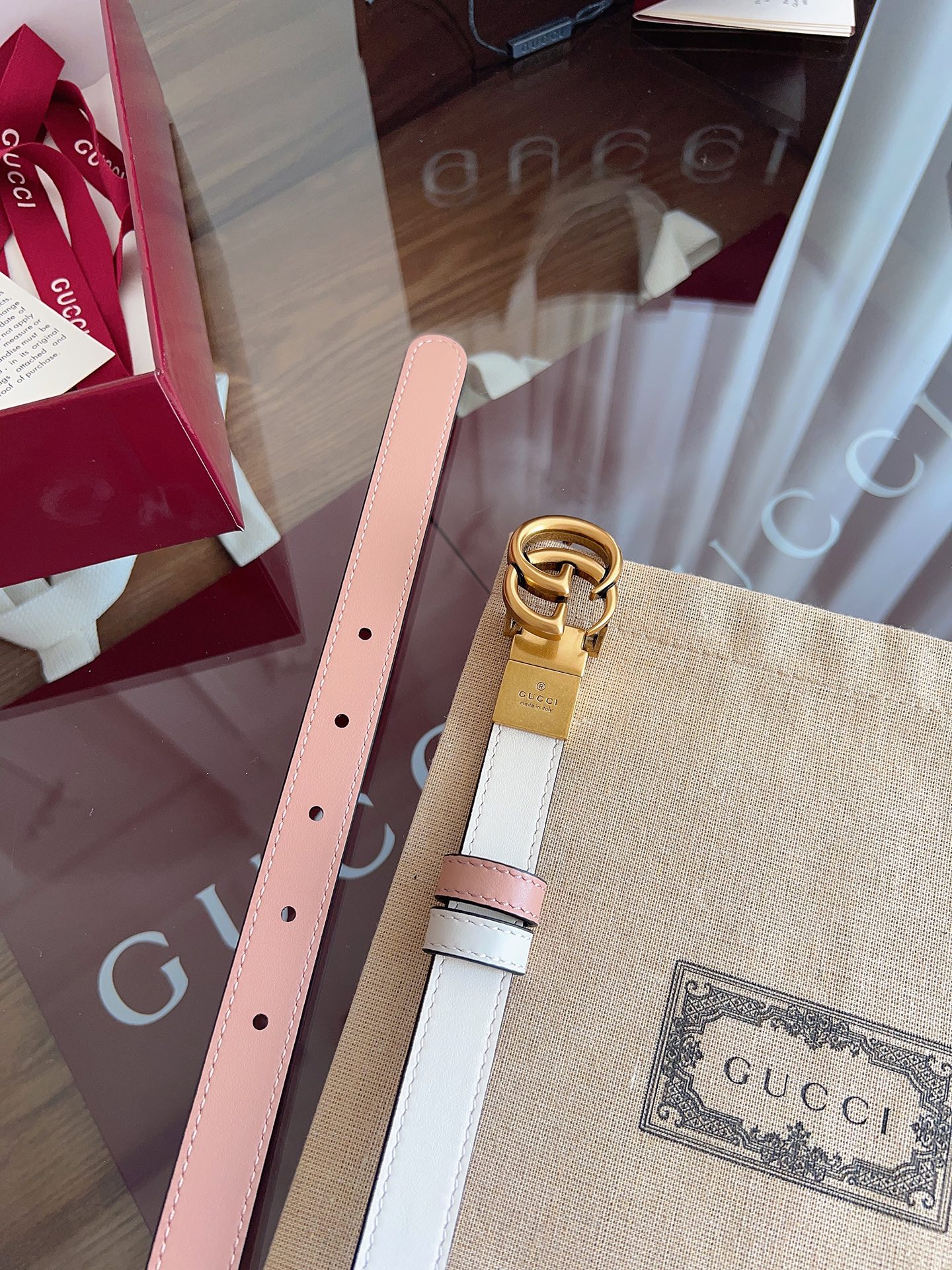 Gucci  0YATC 进口双面 白拼浅粉小牛皮 宽度2.0cm 复古GG旋转扣双面可用/可裁剪