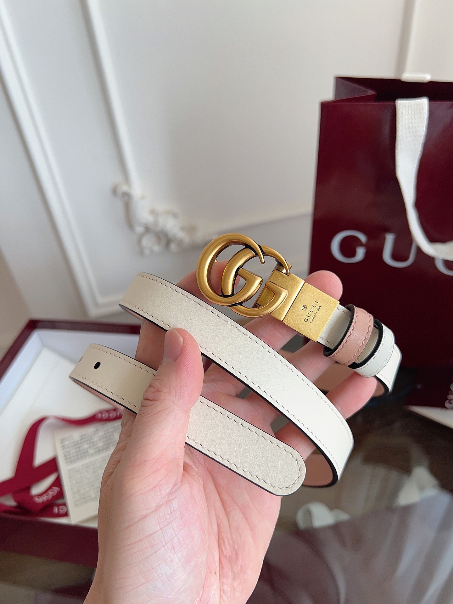 Gucci  0YATC 进口双面 白拼浅粉小牛皮 宽度2.0cm 复古GG旋转扣双面可用/可裁剪