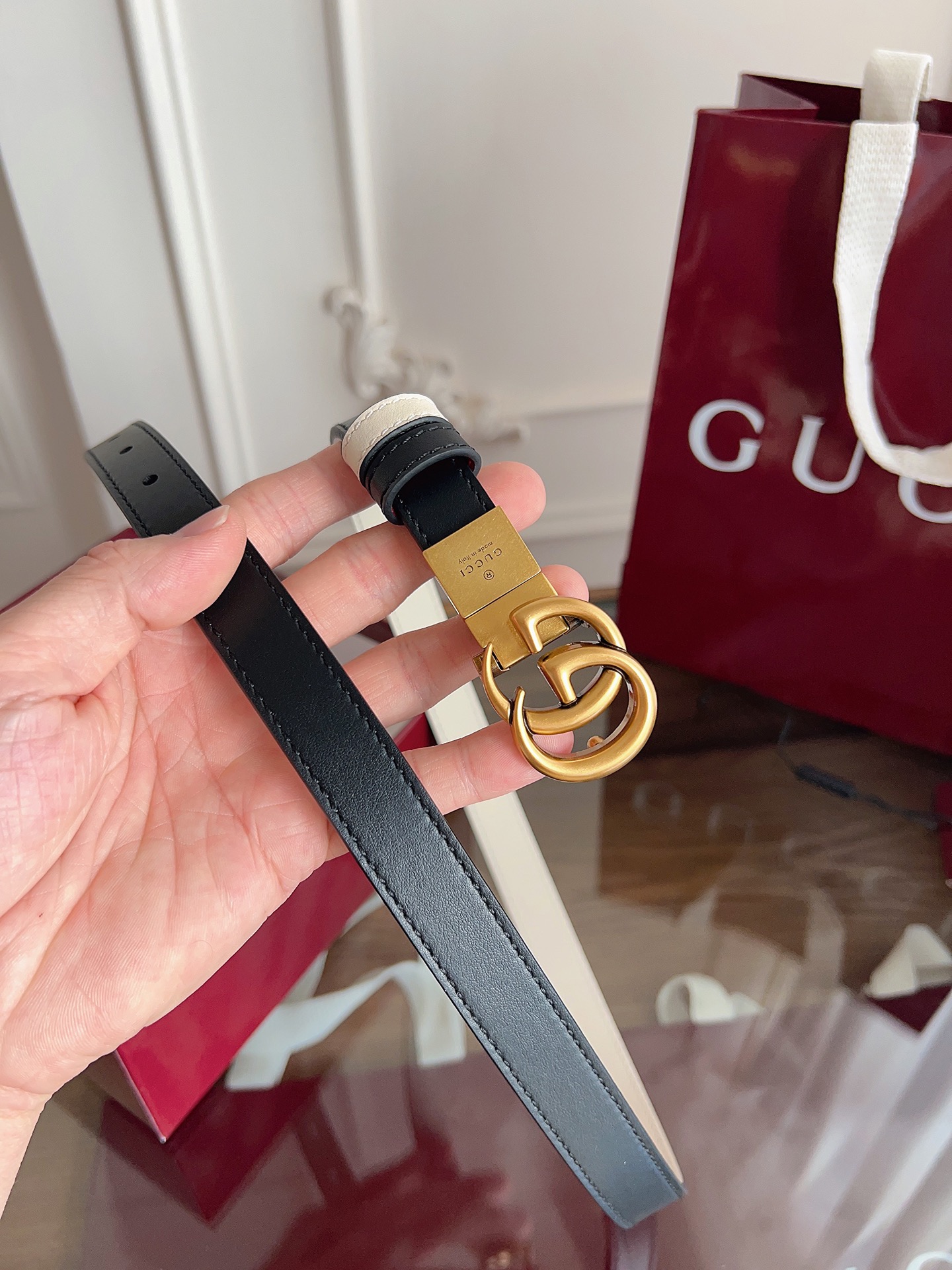 Gucci  0YATC 进口双面黑拼米白小牛皮 宽度2.0cm 复古GG旋转扣双面可用/可裁剪