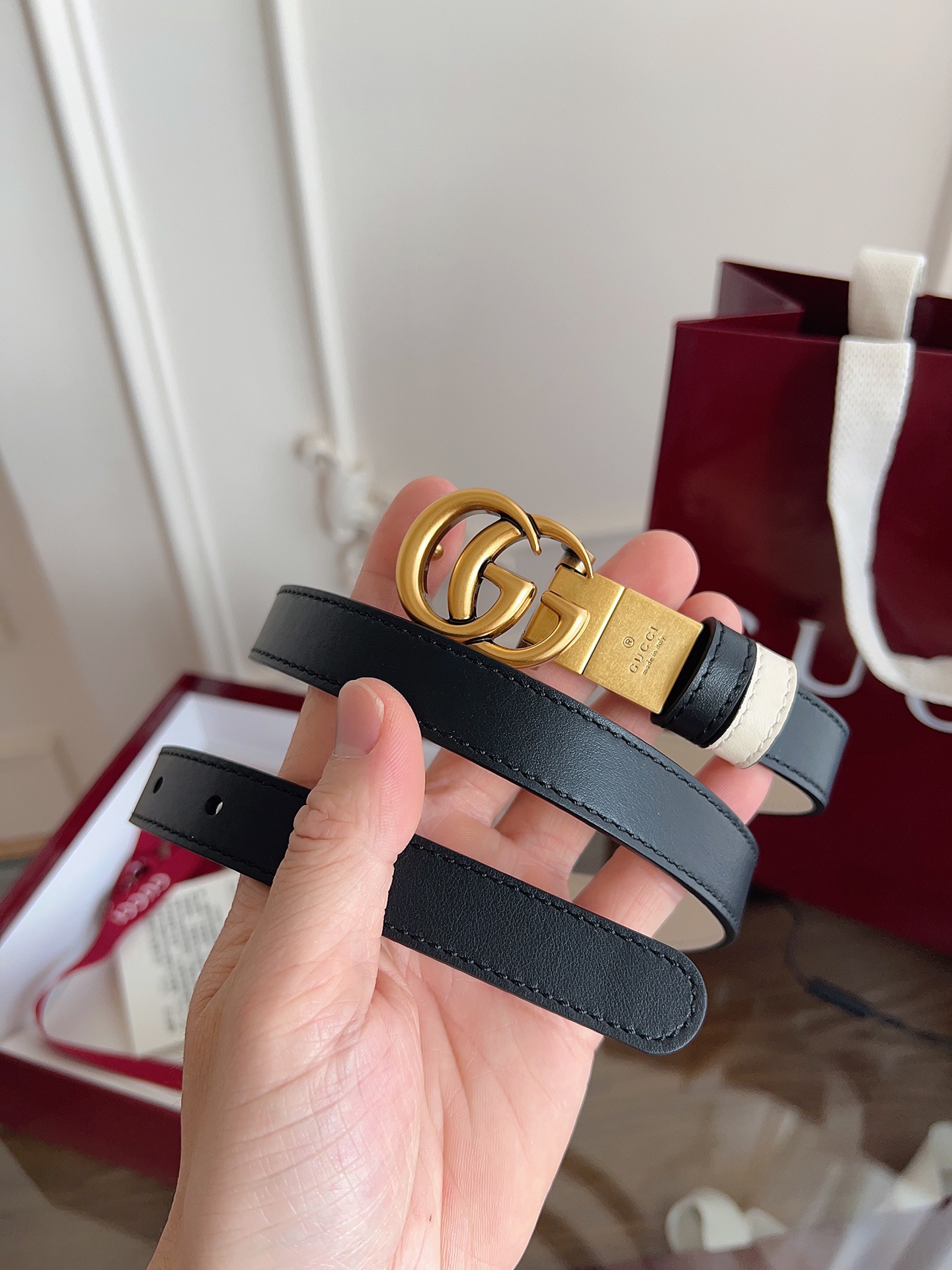 Gucci  0YATC 进口双面黑拼米白小牛皮 宽度2.0cm 复古GG旋转扣双面可用/可裁剪