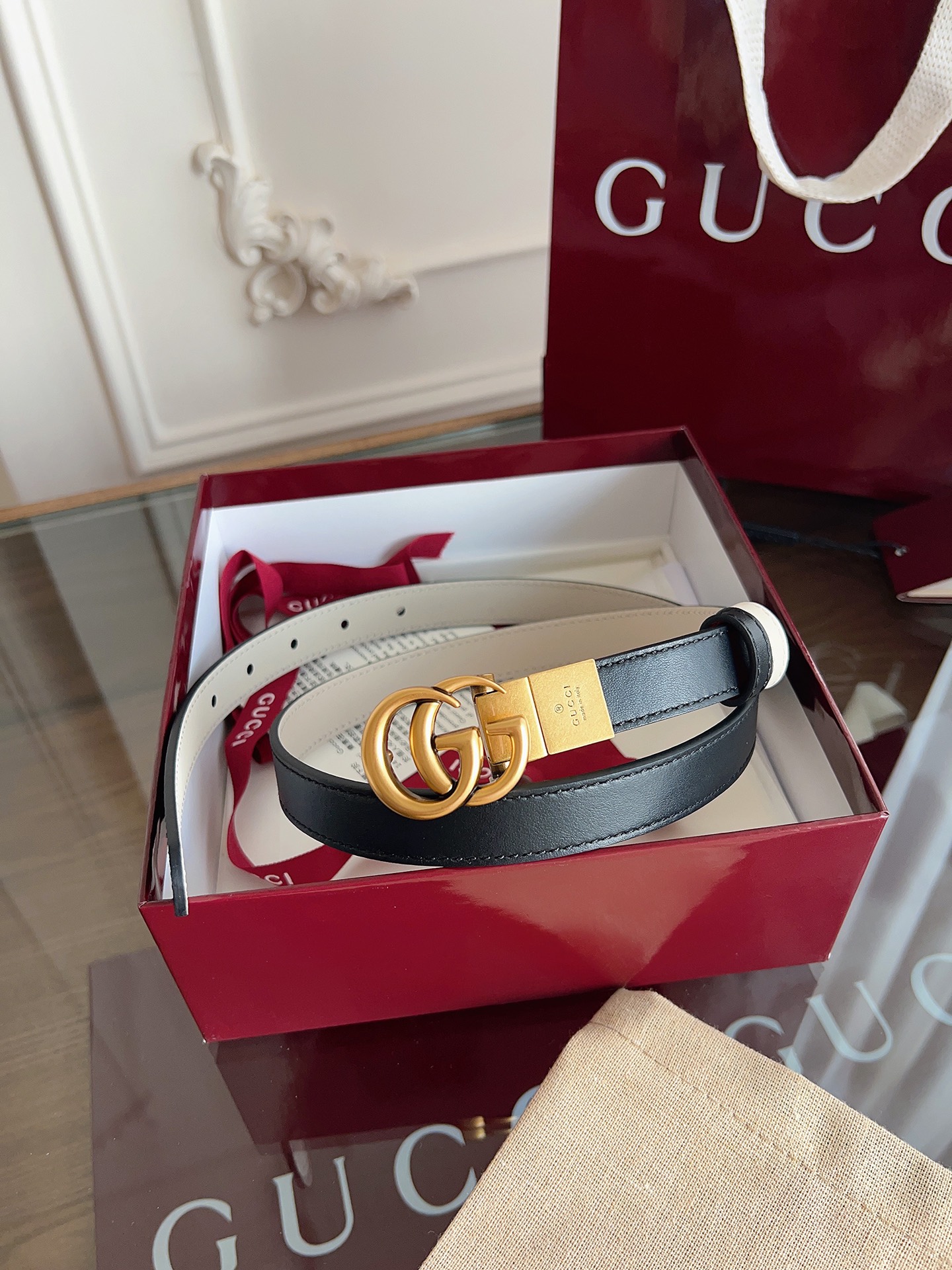 Gucci  0YATC 进口双面黑拼米白小牛皮 宽度2.0cm 复古GG旋转扣双面可用/可裁剪