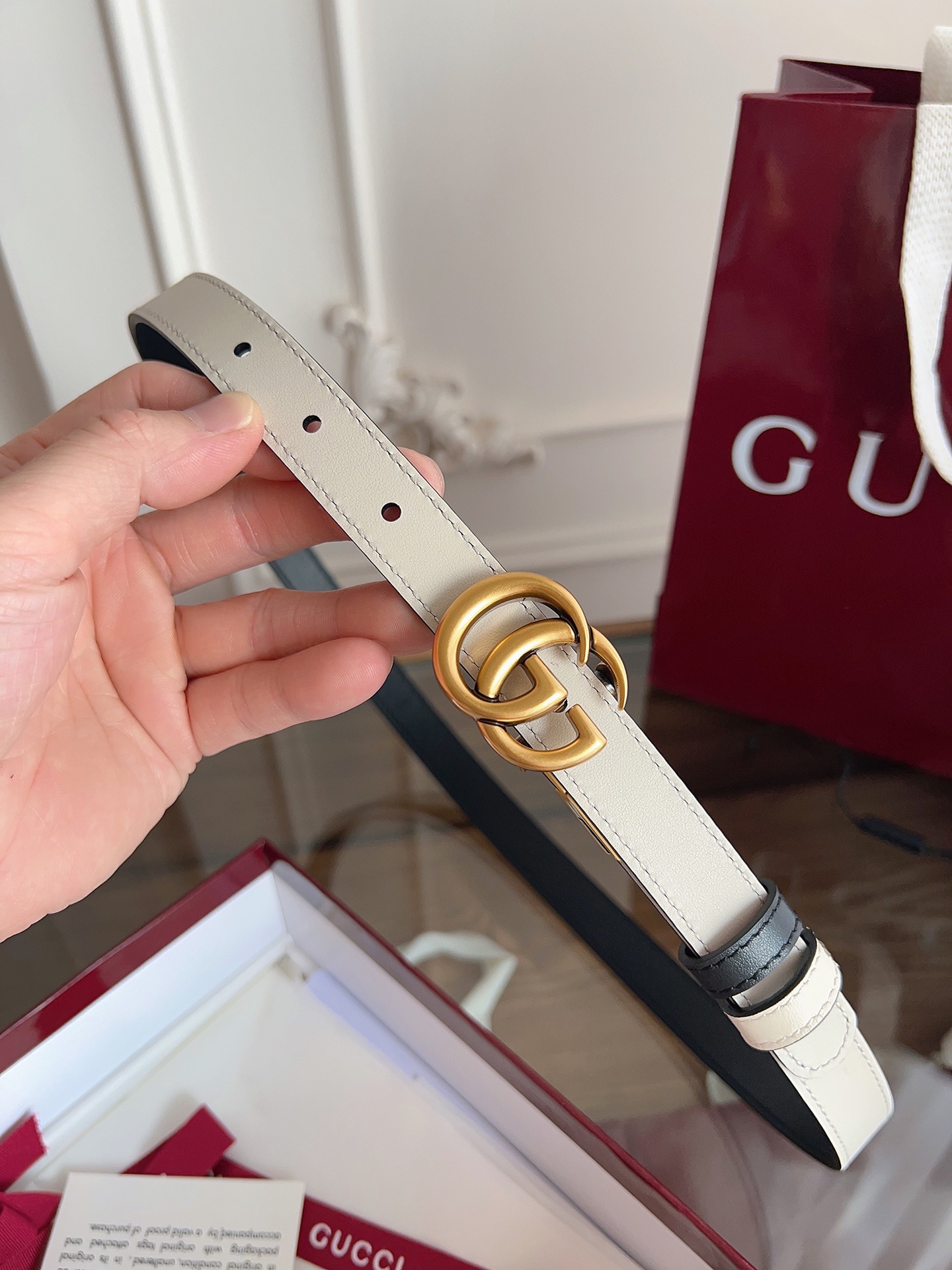 Gucci  0YATC 进口双面黑拼米白小牛皮 宽度2.0cm 复古GG旋转扣双面可用/可裁剪