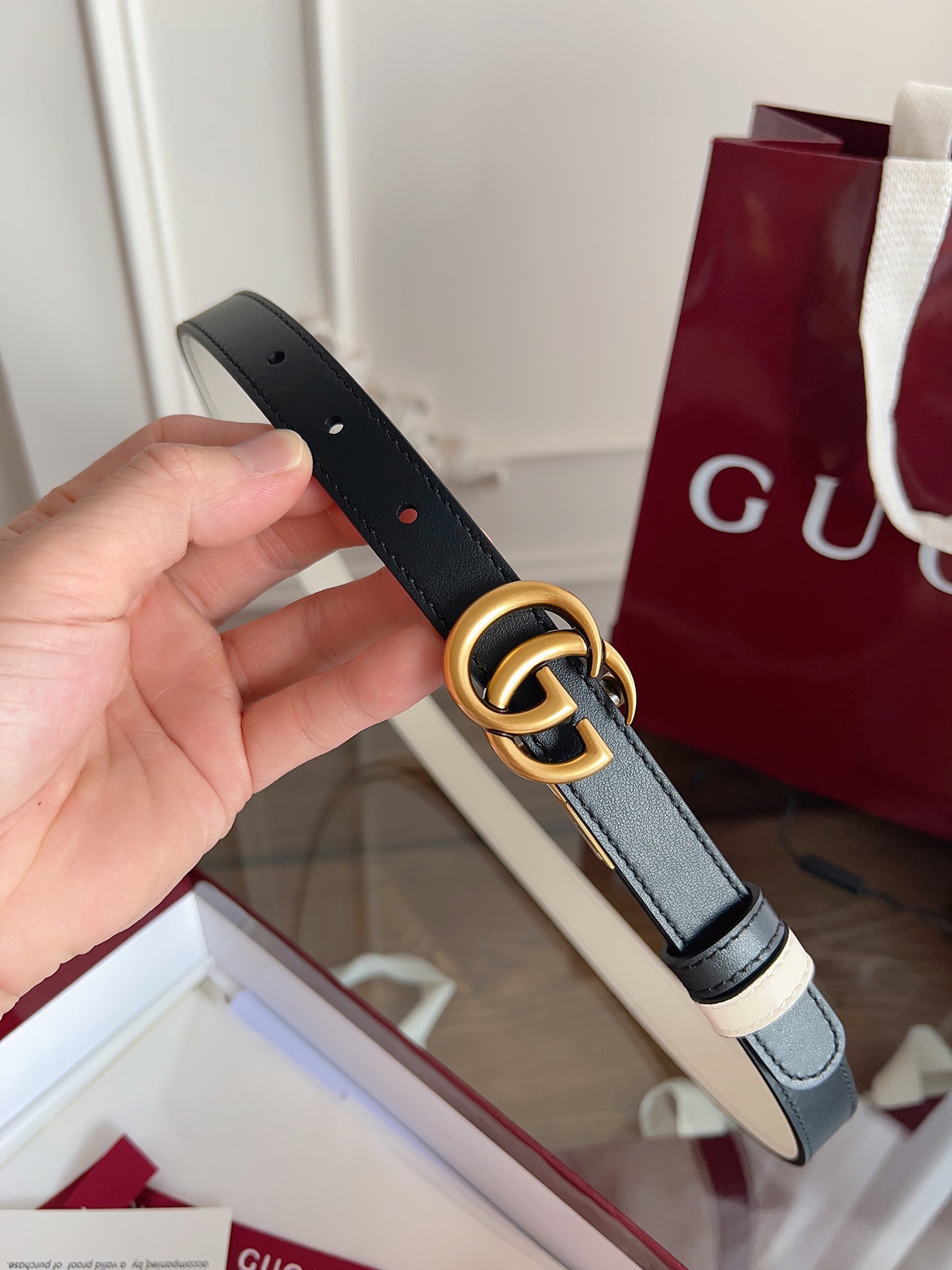 Gucci  0YATC 进口双面黑拼米白小牛皮 宽度2.0cm 复古GG旋转扣双面可用/可裁剪