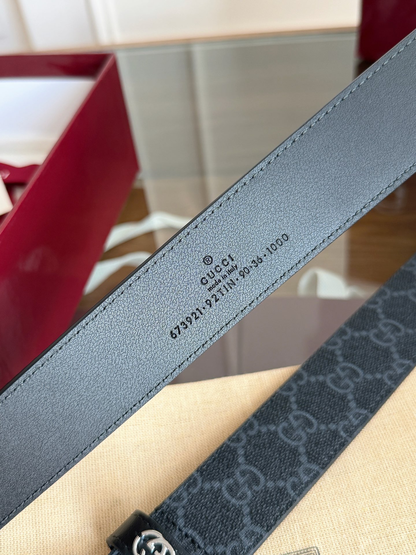 Gucci 款号  92TIN 1000 表面材料是黑色定制PVC 反面定制硅胶皮 宽度3.5cm 皮圈