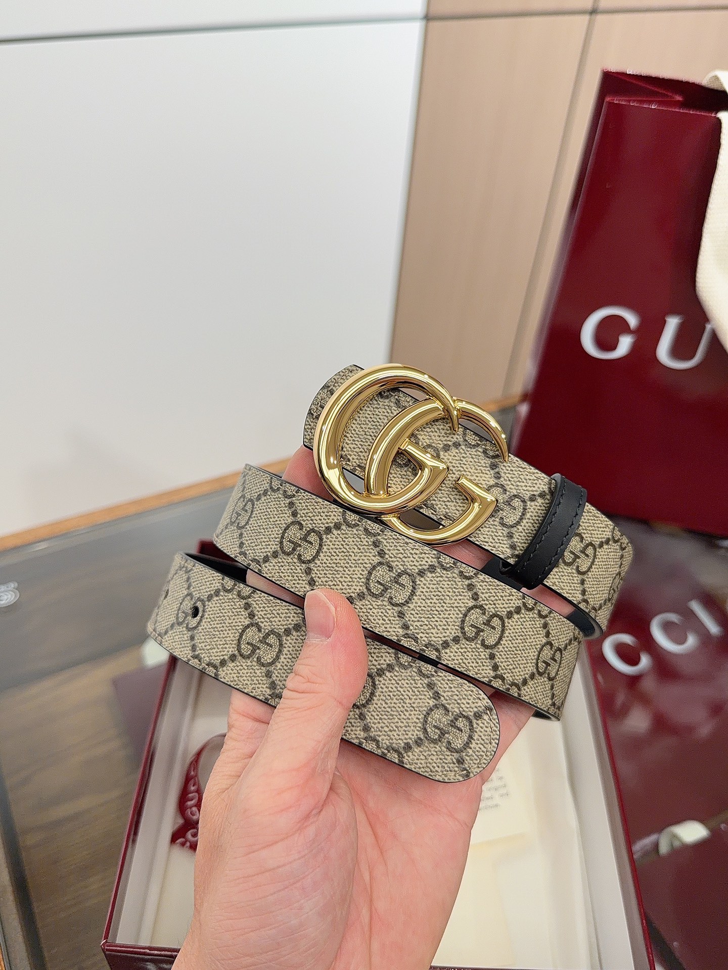 绝美gucci G女式新款腰帶 專櫃同步 寬3.0厘米 帶身帆布杏老花-拼進口小牛皮黑色 精緻真空電鍍双G型鋼扣 雙面可