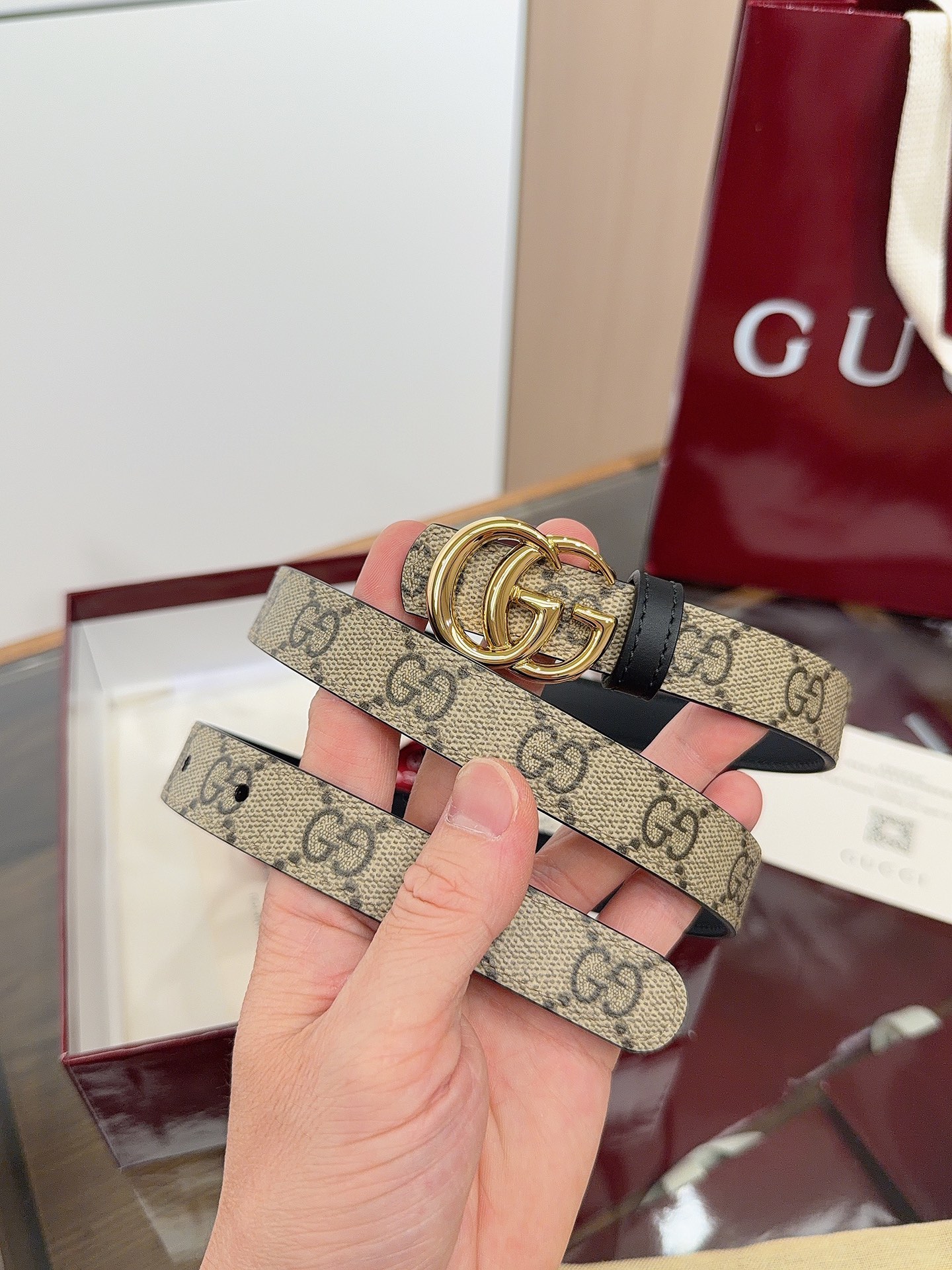绝美gucci G女式新款腰帶 專櫃同步 寬2.0厘米 帶身帆布杏老花-拼進口小牛皮黑色 精緻真空電鍍双G型鋼扣 雙面可